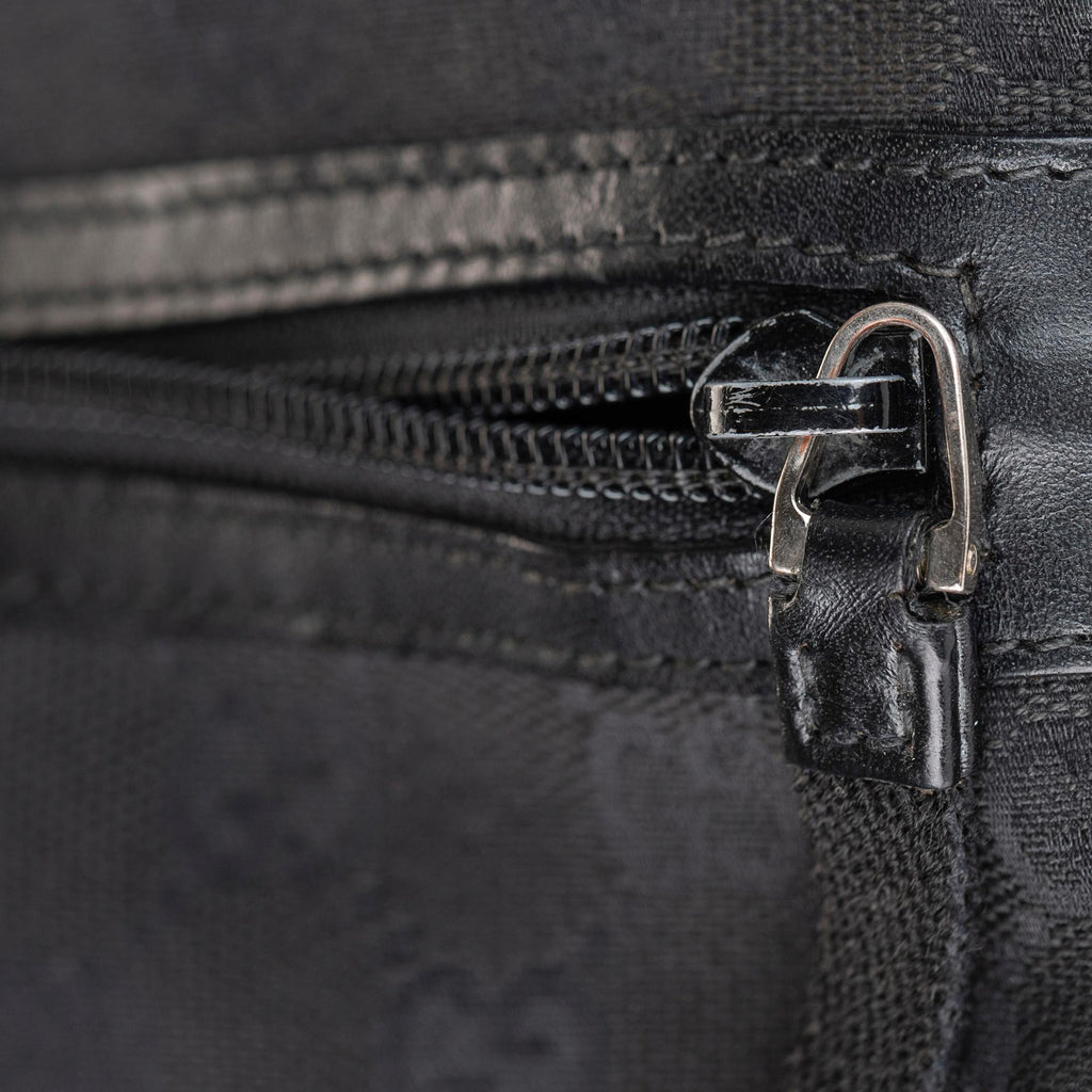Gucci GG Canvas Messenger Bag (SHG-32770)