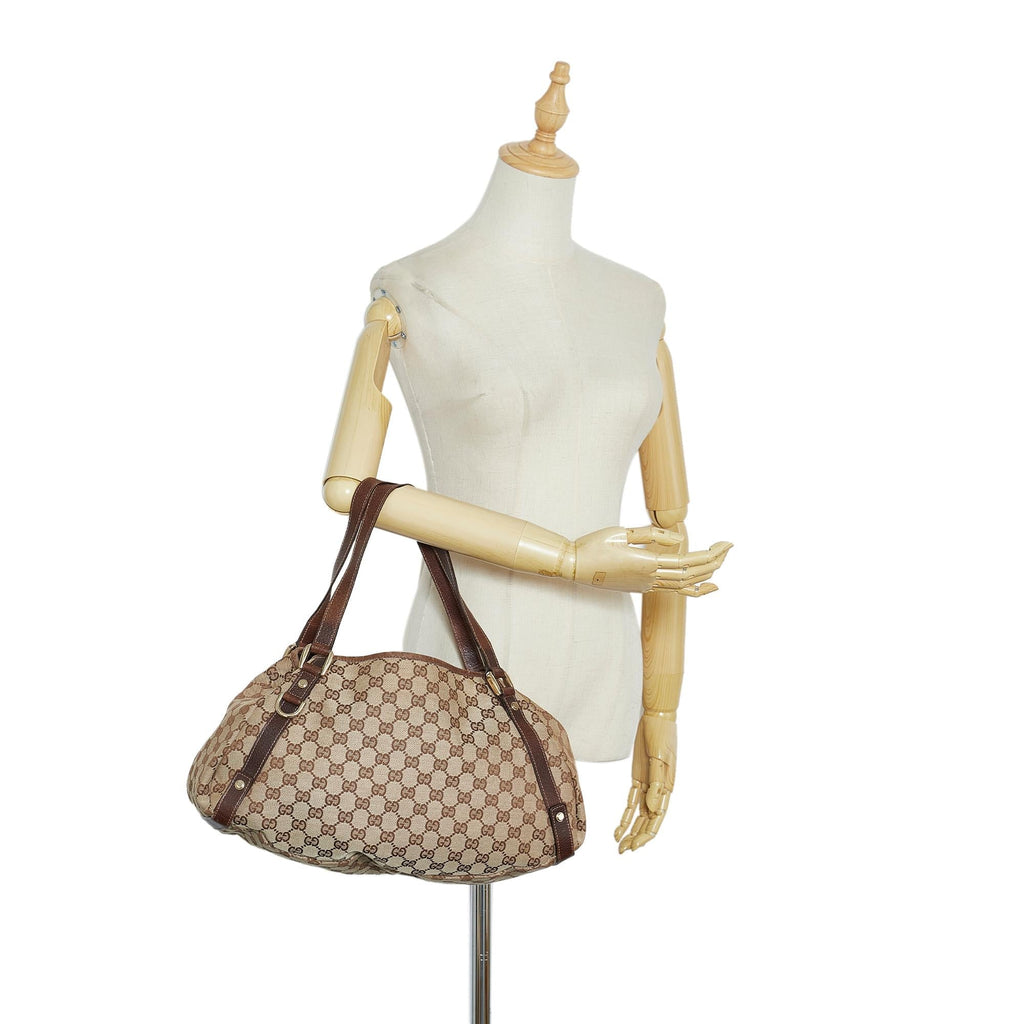 Gucci GG Canvas Pelham Shoulder Bag (SHG-QpnTdN)