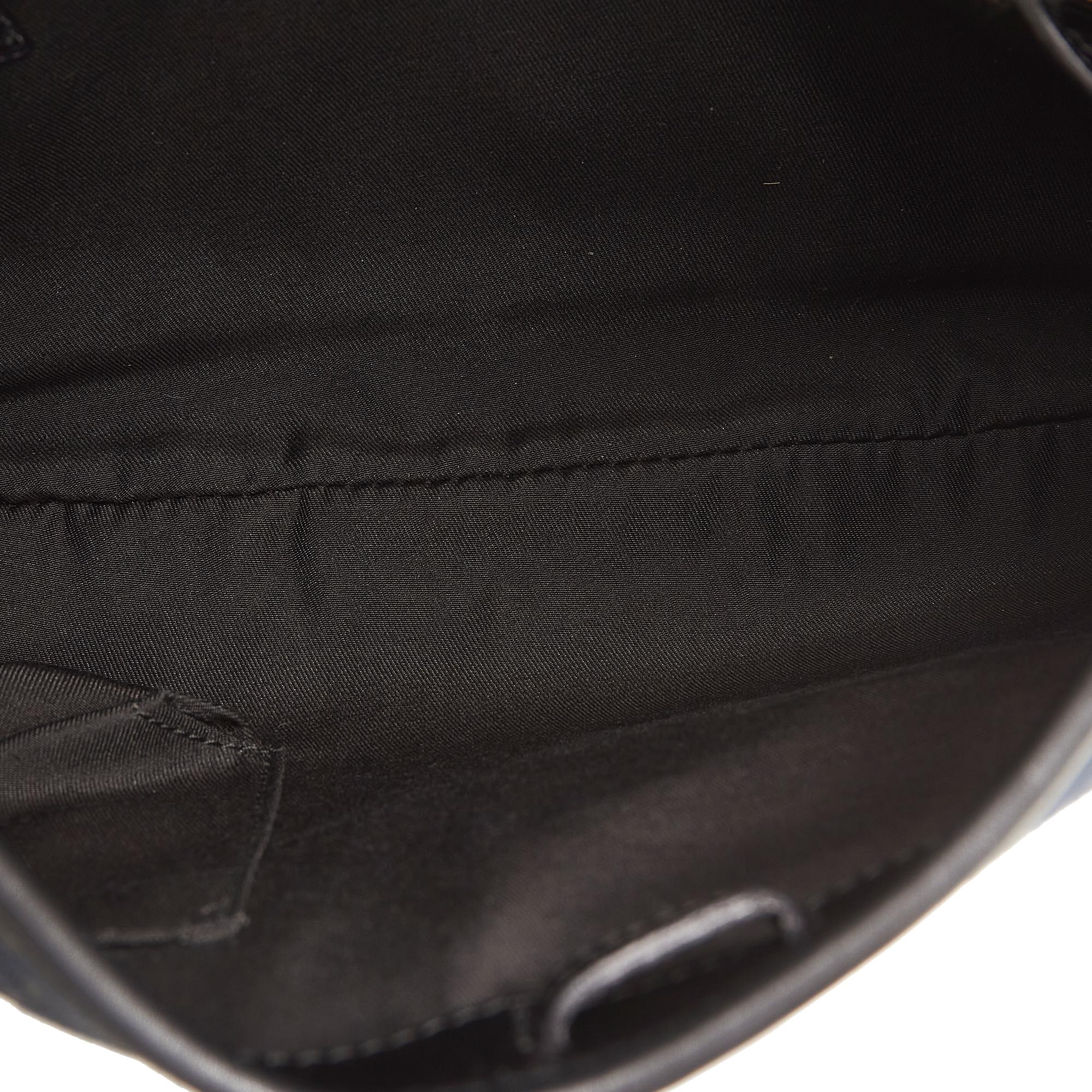 Gucci GG Canvas Punch Shoulder Bag (SHG-bcYNIO)