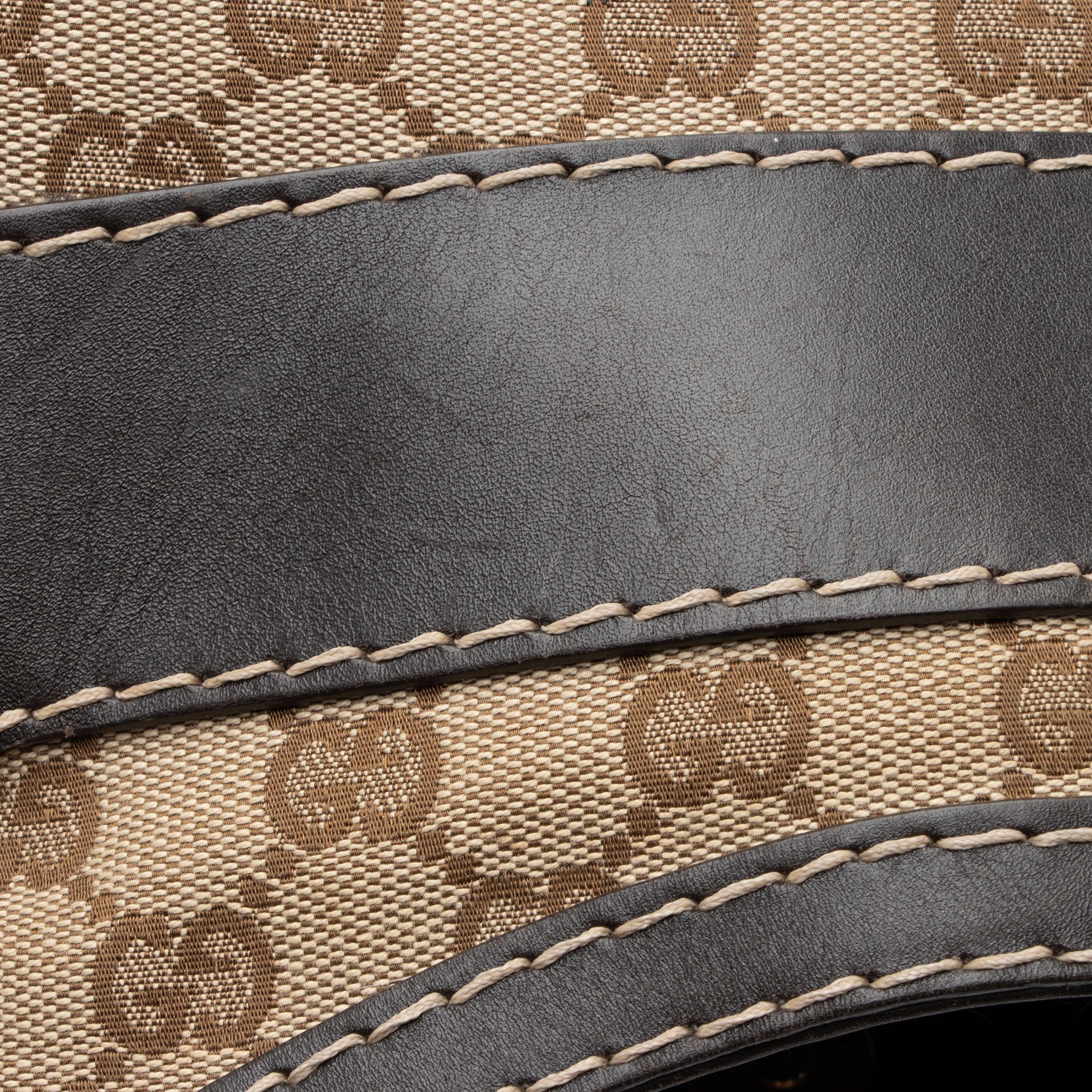 Gucci GG Canvas Queen Medium Hobo (SHF-ZWYQV0)