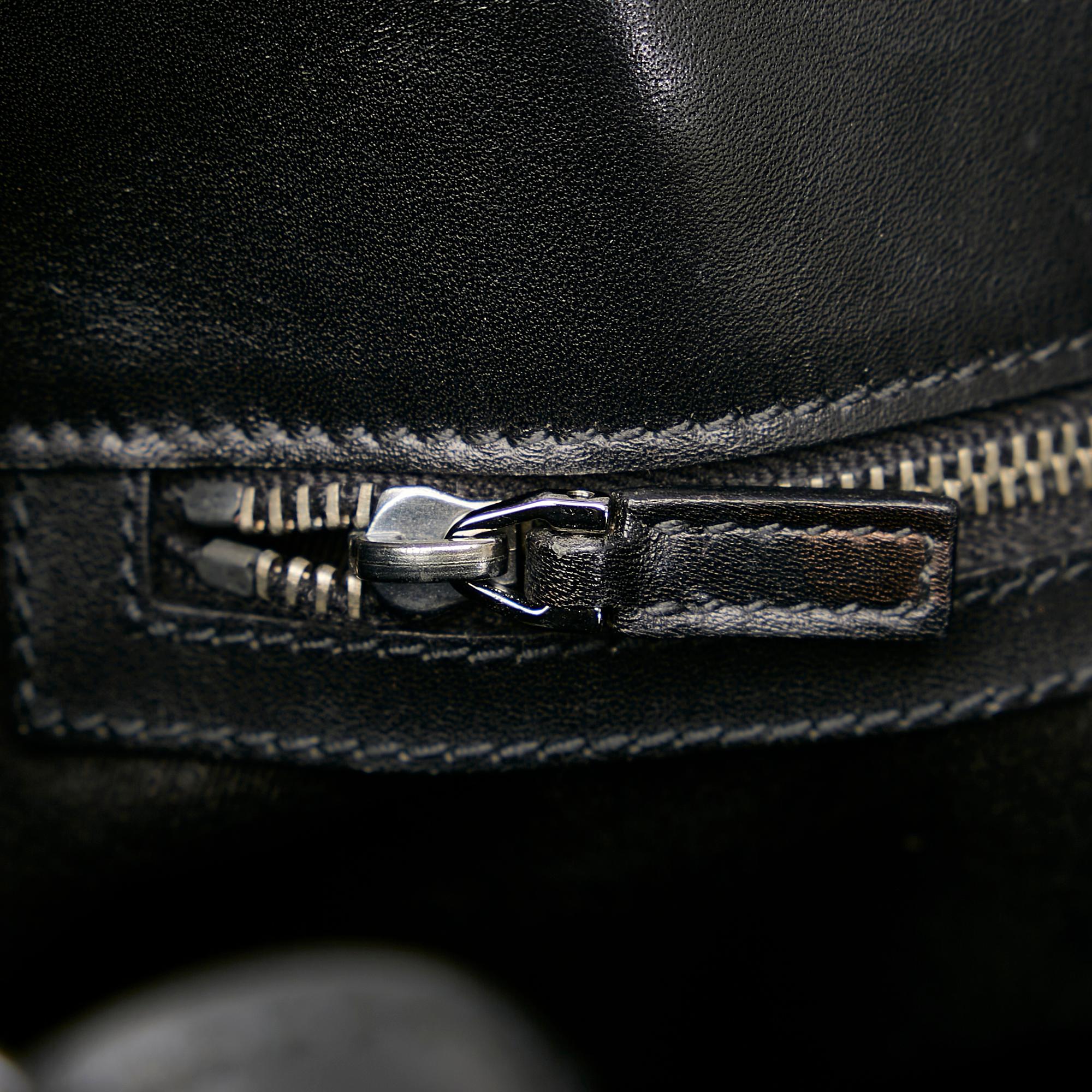 Gucci GG Canvas Shoulder Bag (SHG-29965)