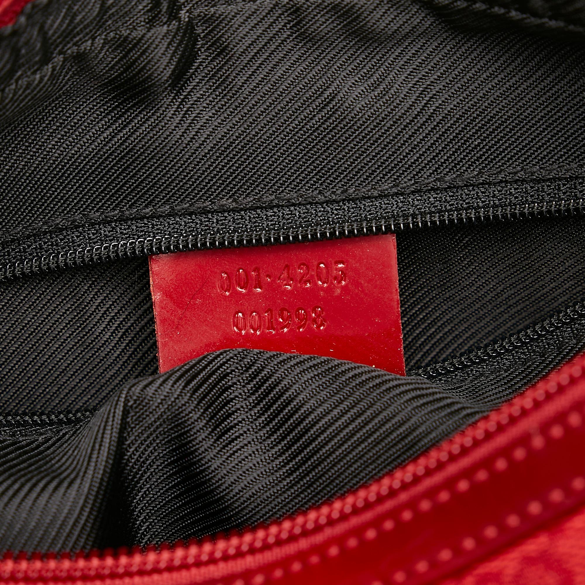 Gucci GG Canvas Shoulder Bag (SHG-32895)