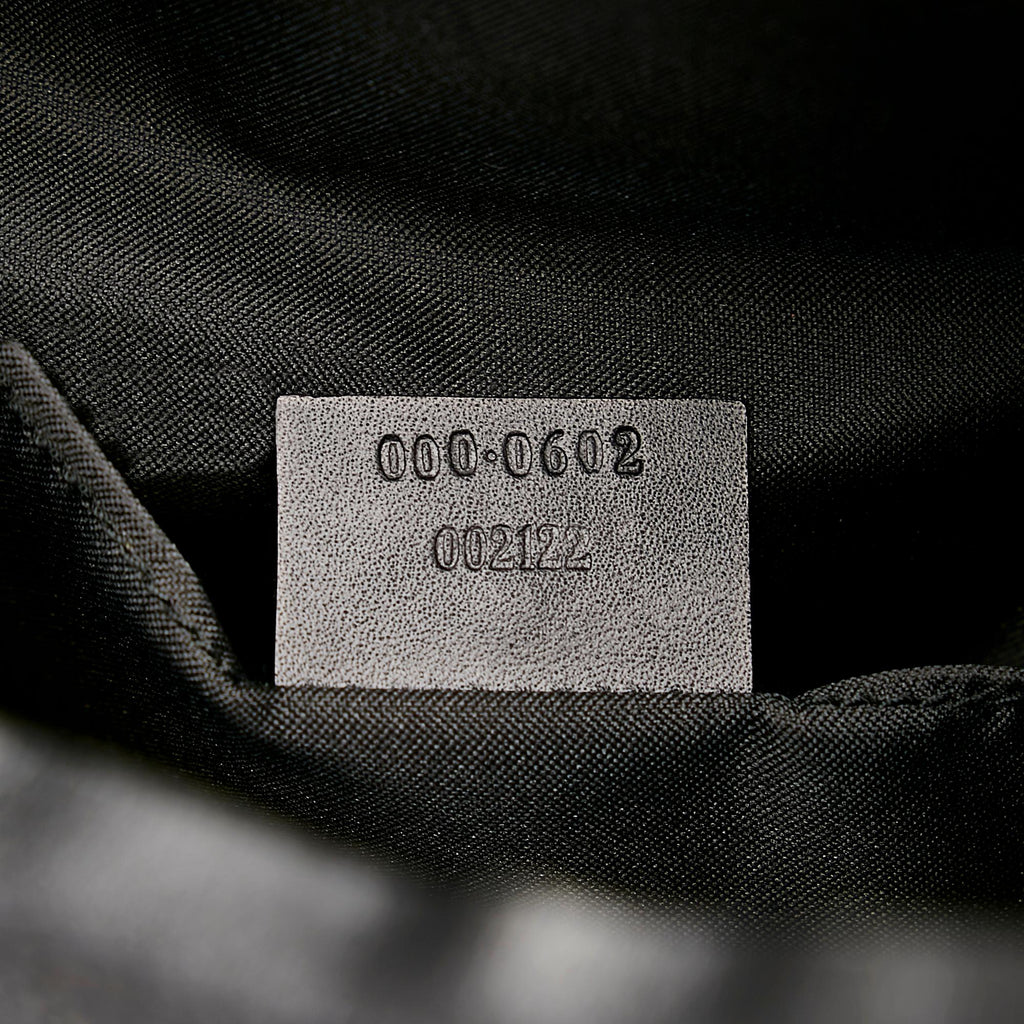Gucci GG Canvas Shoulder Bag (SHG-LLyqpA)