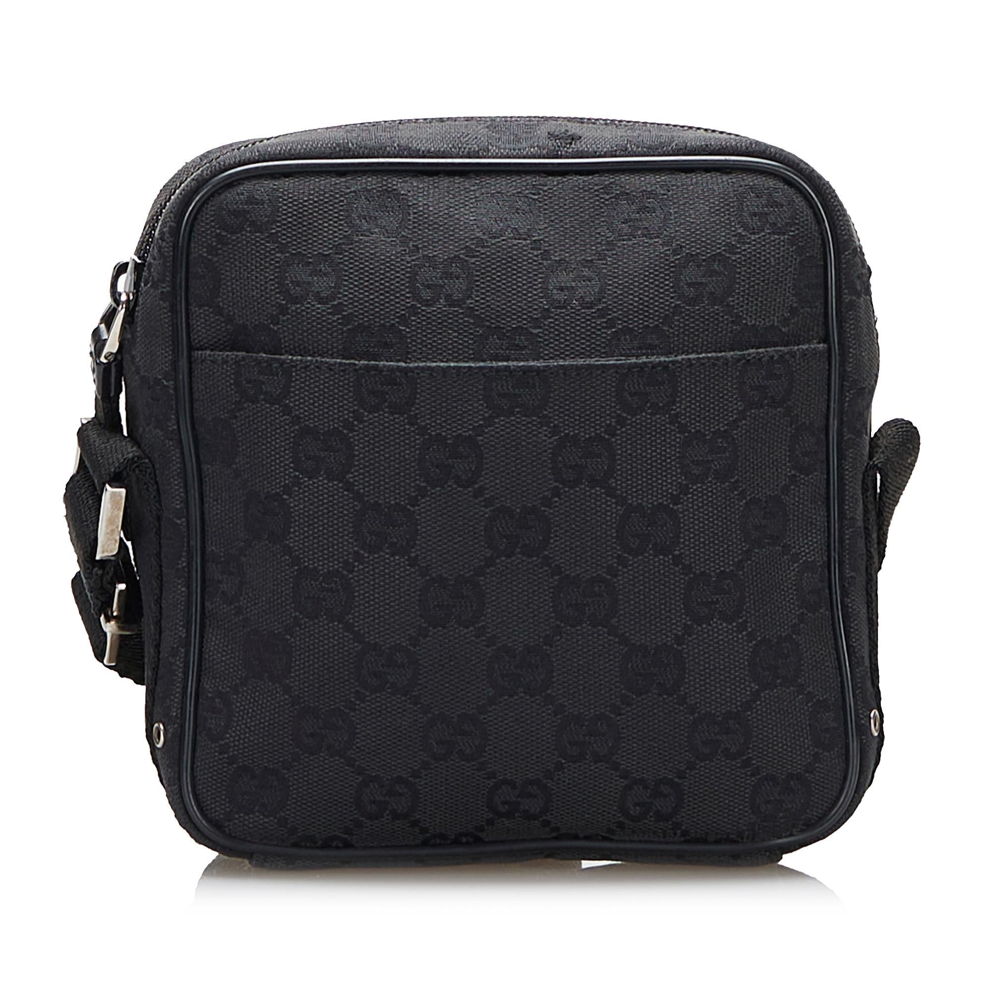Gucci GG Canvas Shoulder Bag (SHG-9i1J2n)