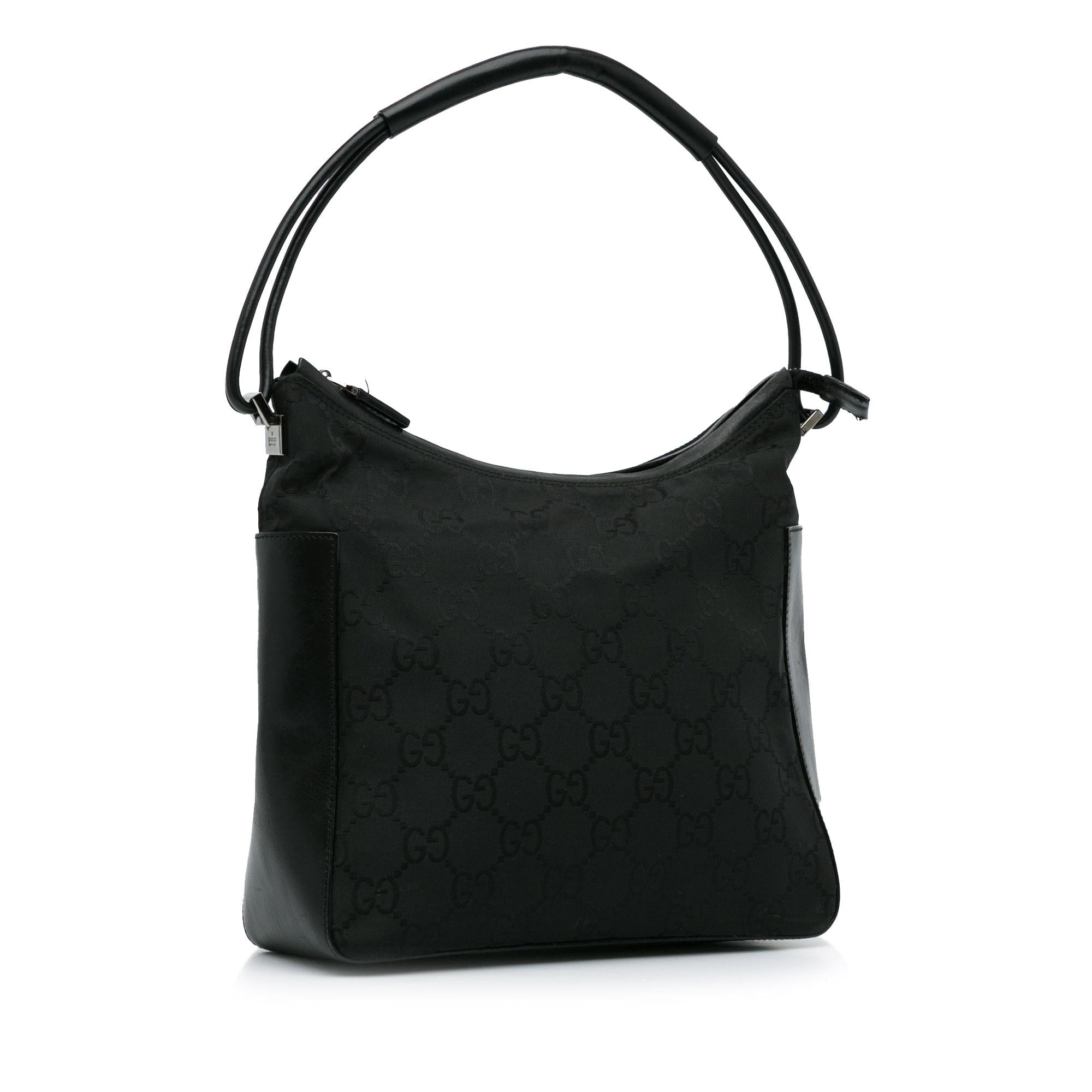 Gucci GG Canvas Shoulder Bag (SHG-AwkmcQ)