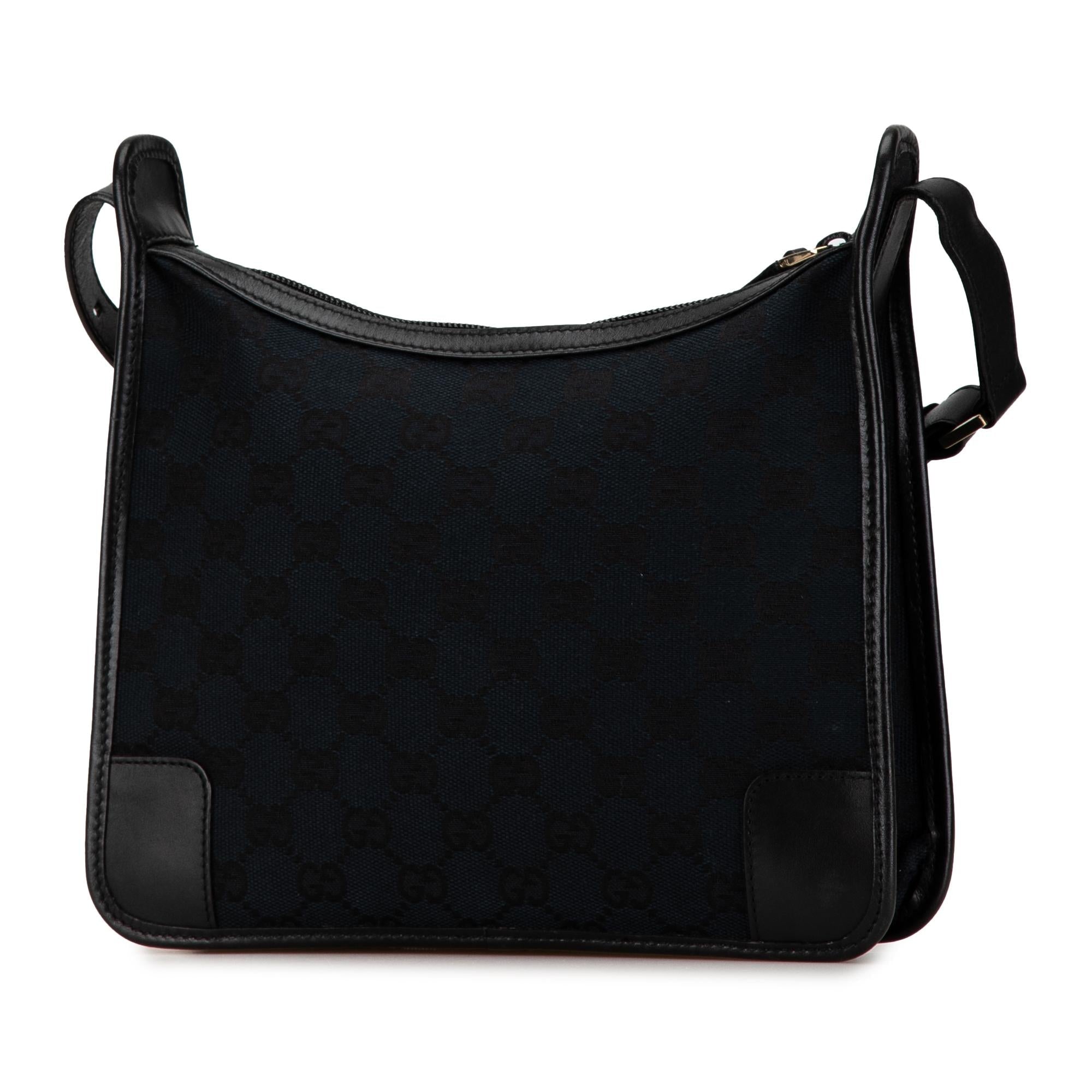 Gucci GG Canvas Shoulder Bag (SHG-PpqADZ)