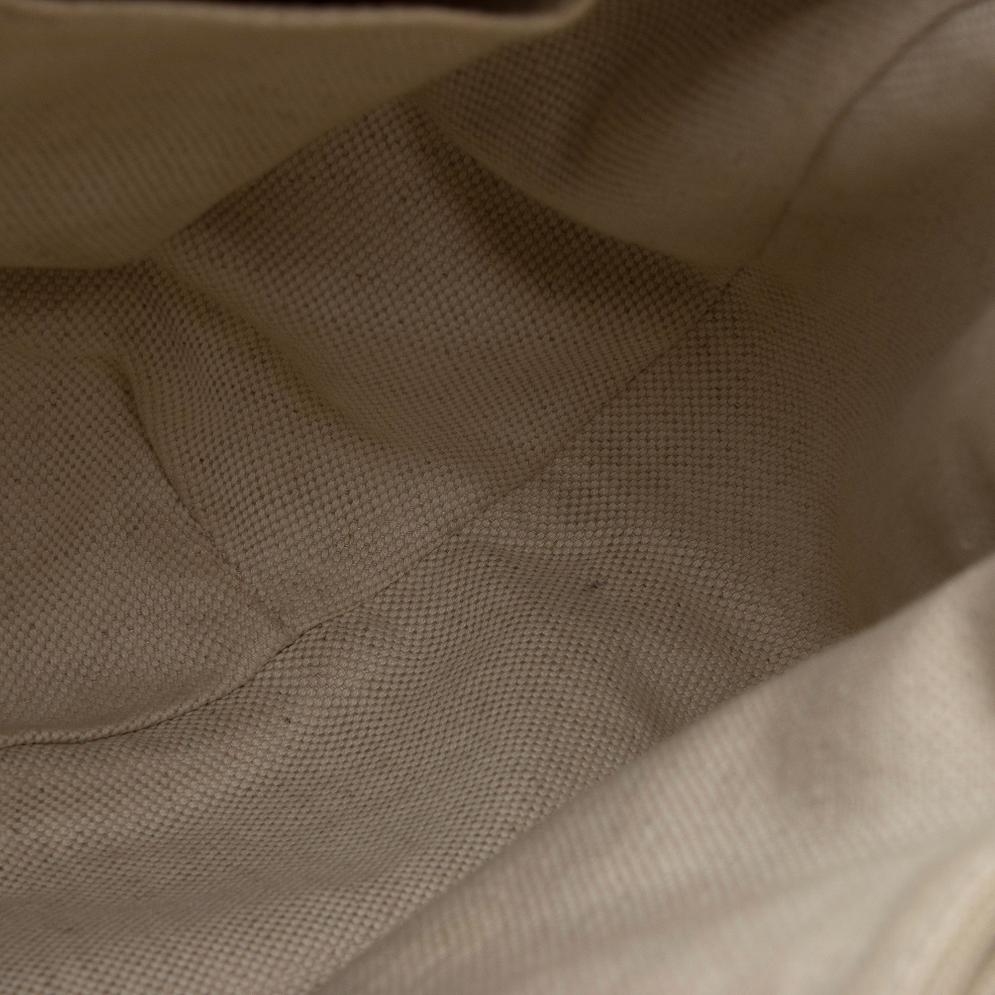 Gucci GG Canvas Sukey Hobo (SHF-tXcsDm)