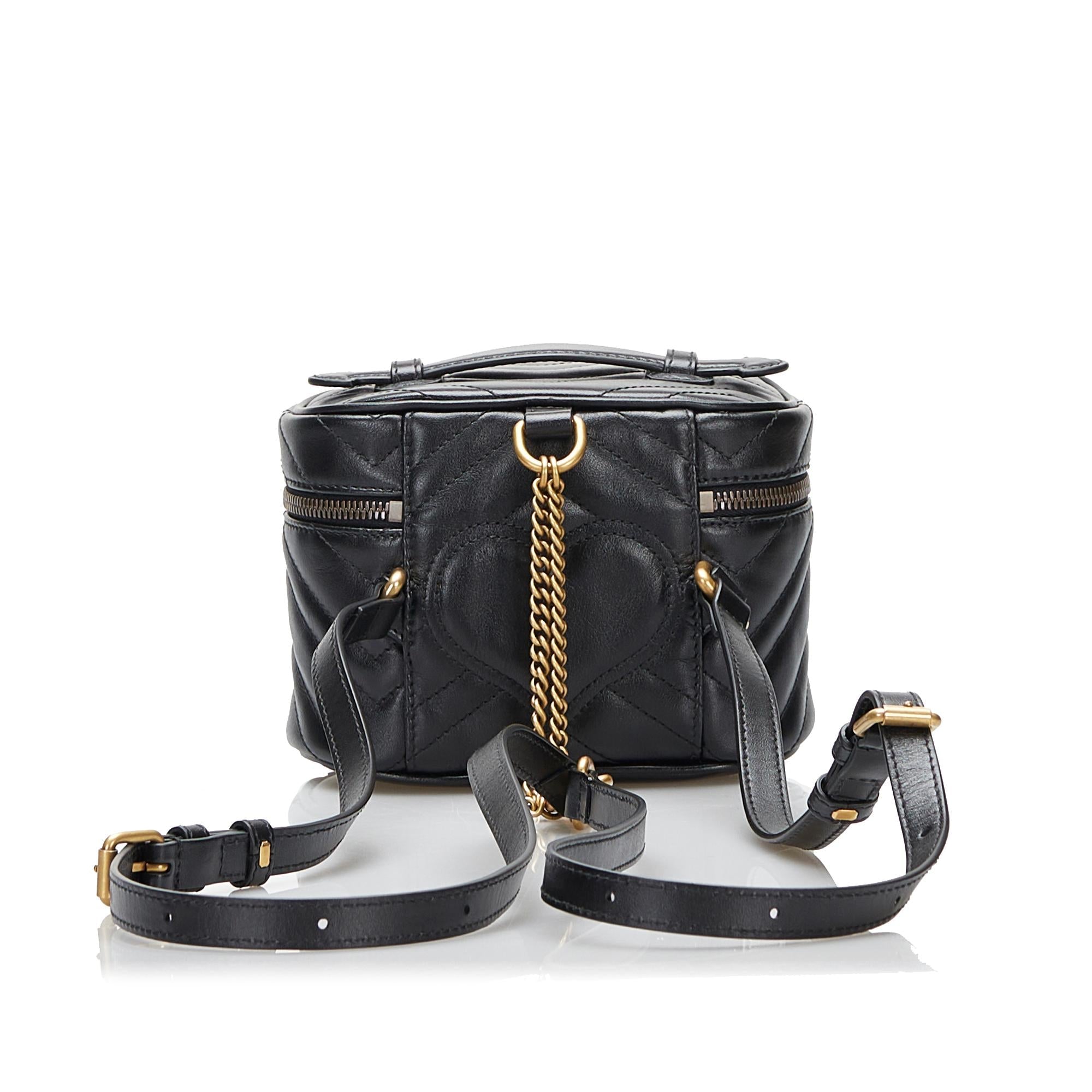 Gucci GG Marmont Round Backpack (SHG-EZMQ5g)