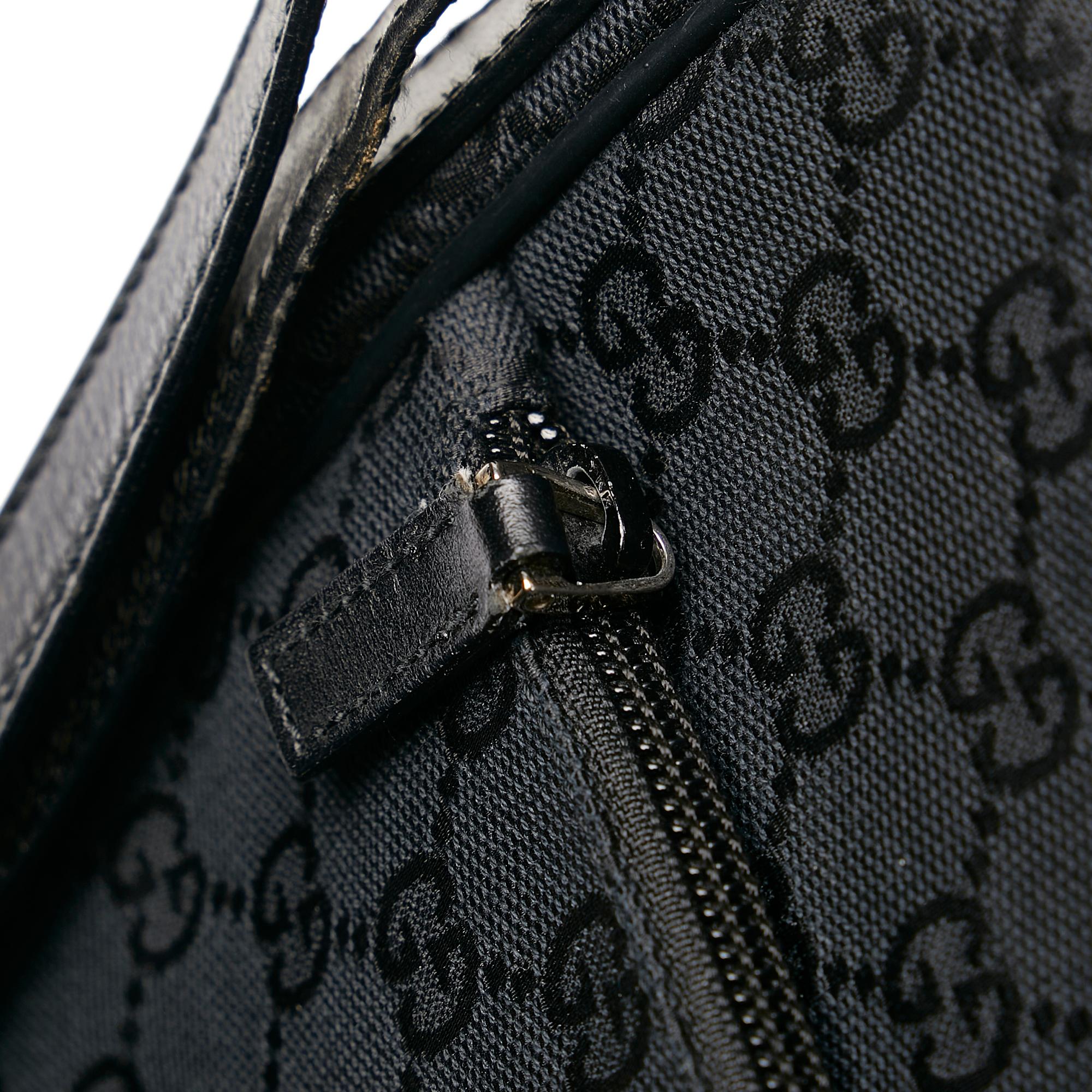 Gucci GG Nylon Crossbody Bag (SHG-29269)