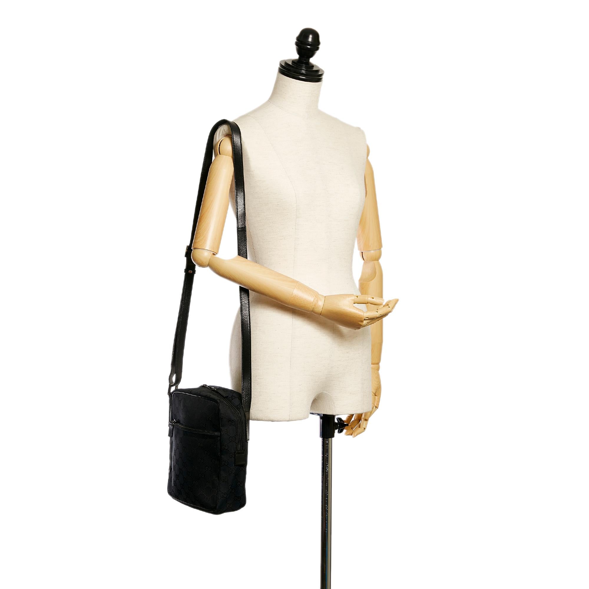 Gucci GG Nylon Crossbody Bag (SHG-29269)