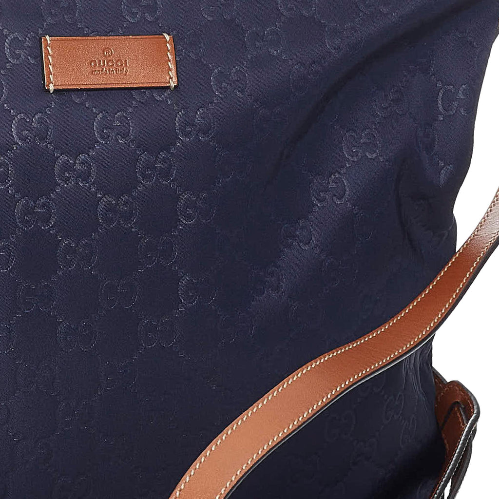 Gucci GG Nylon Crossbody Bag (SHG-31121)