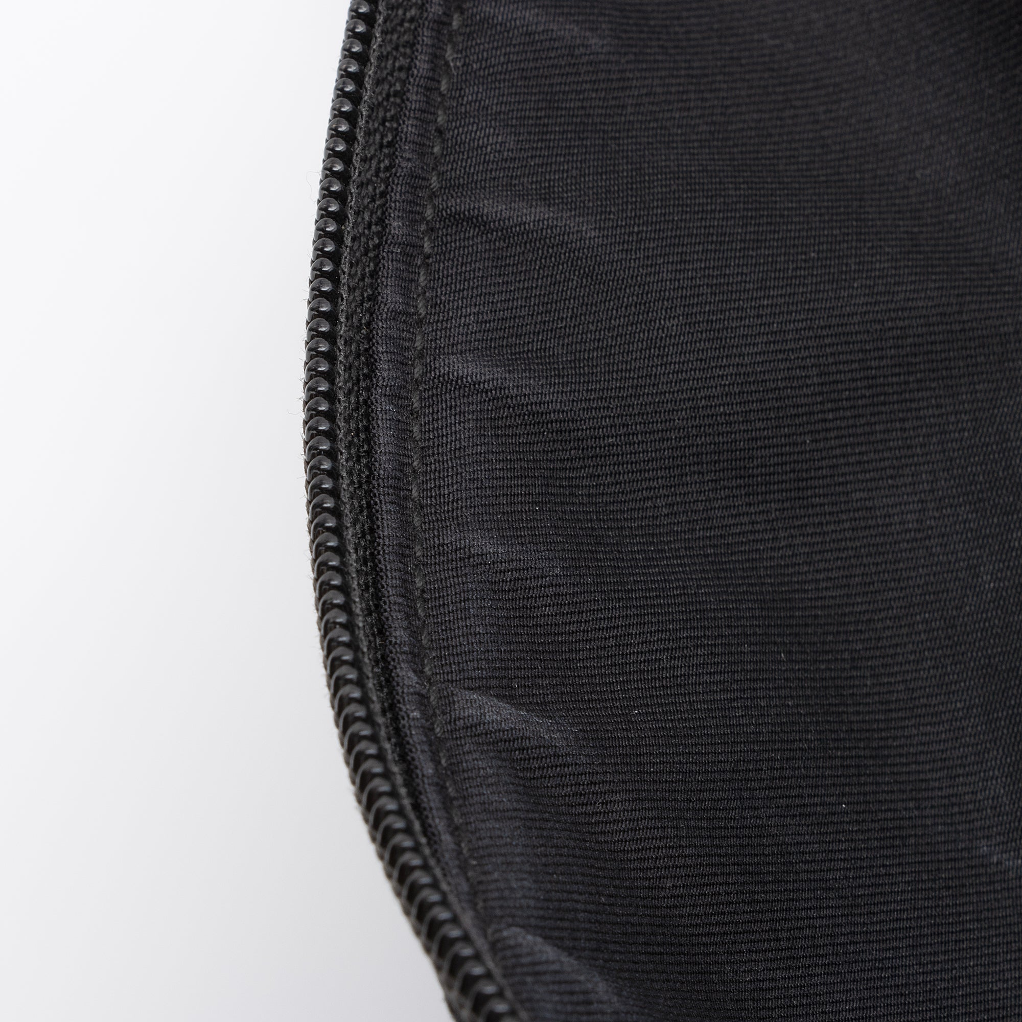 Gucci GG Nylon Large Messenger Bag (SHF-kF37Kx)