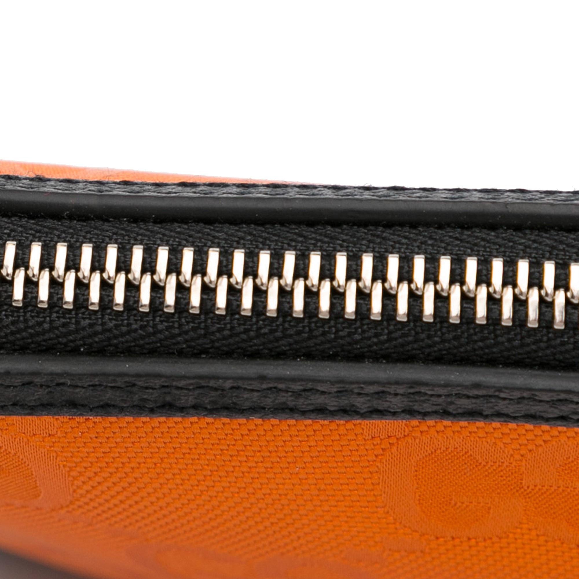 Gucci GG Nylon Off The Grid Clutch (SHG-MR8qzI)