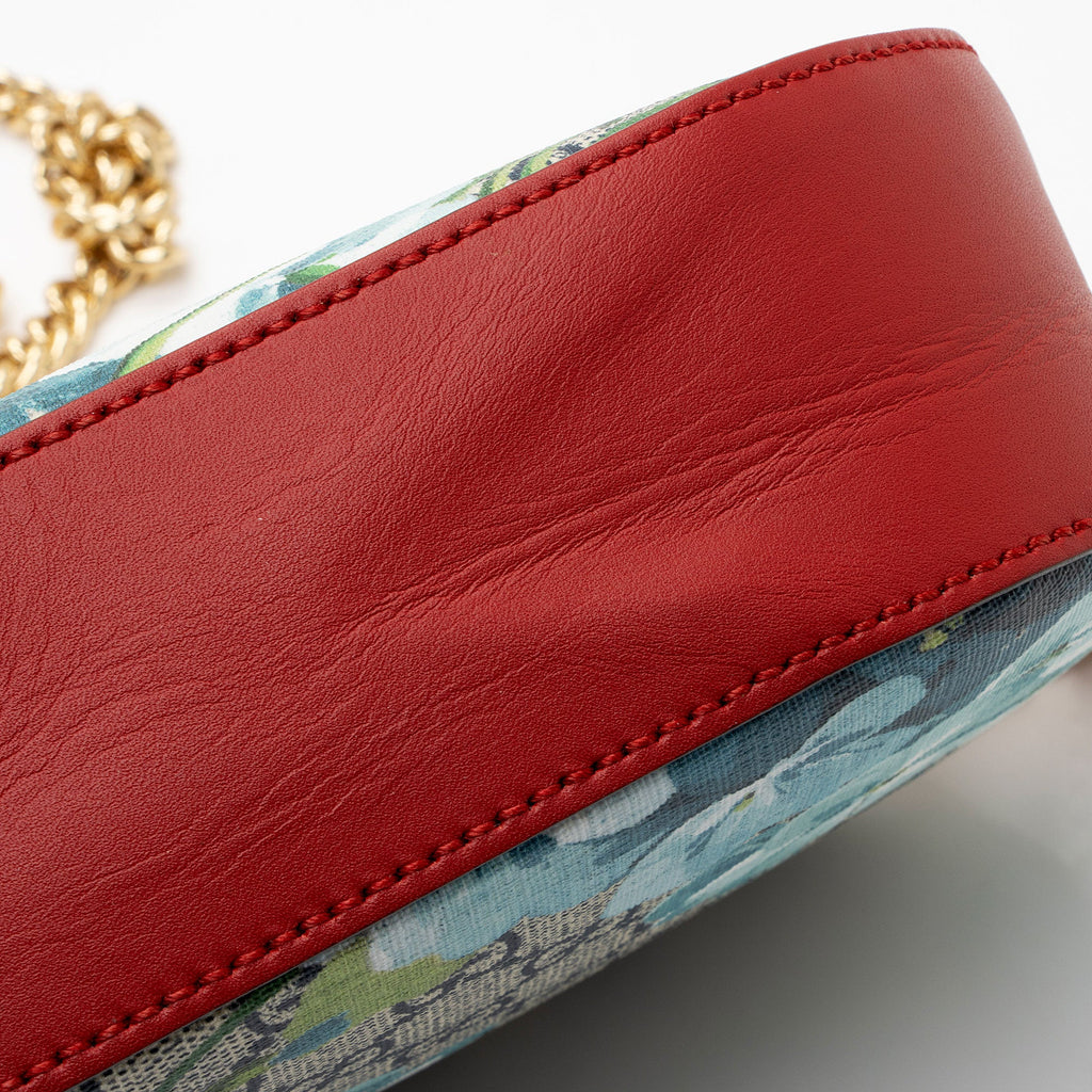 Gucci GG Supreme Blooms Mini Chain Bag (SHF-caSm0L)