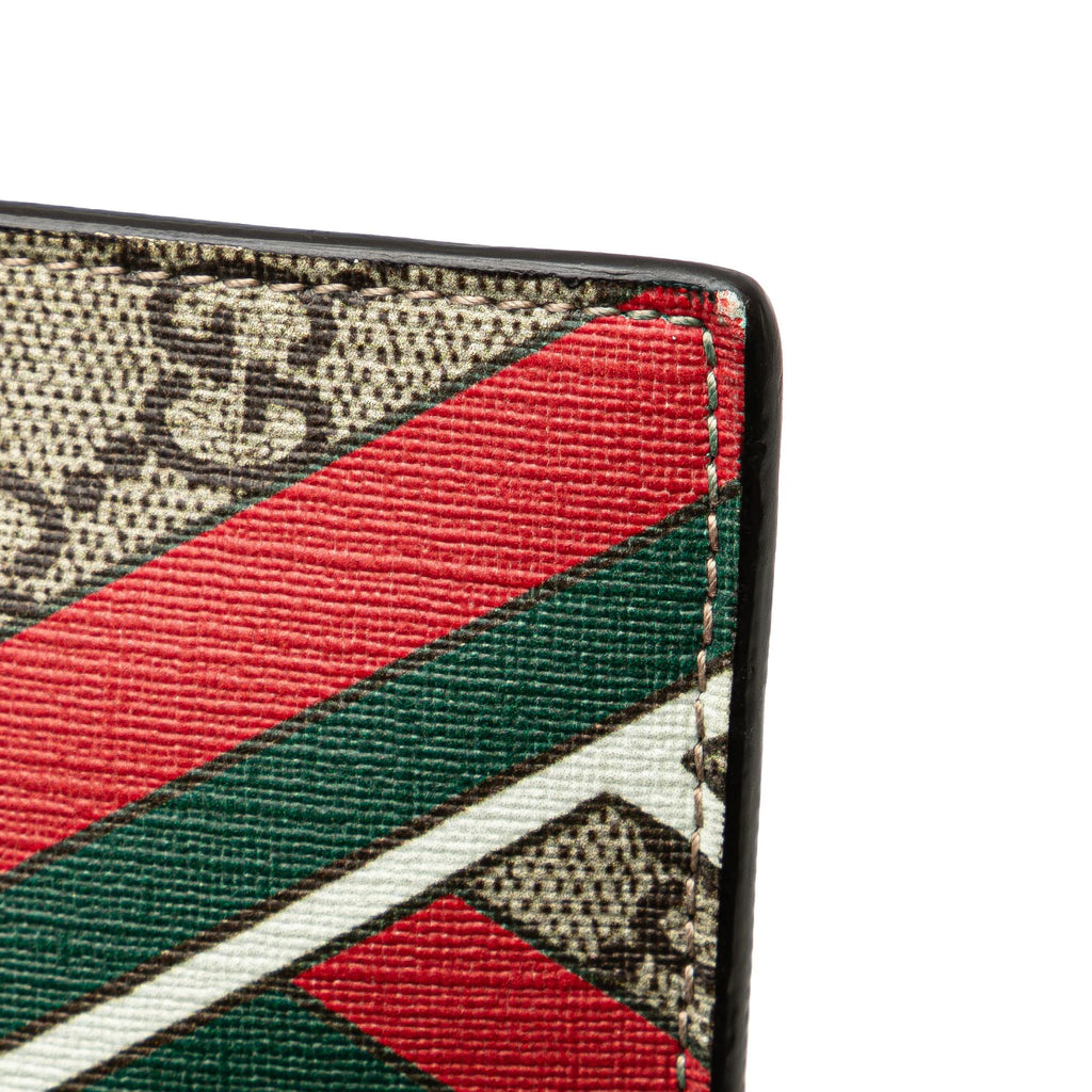 Gucci GG Supreme Chevron Clutch