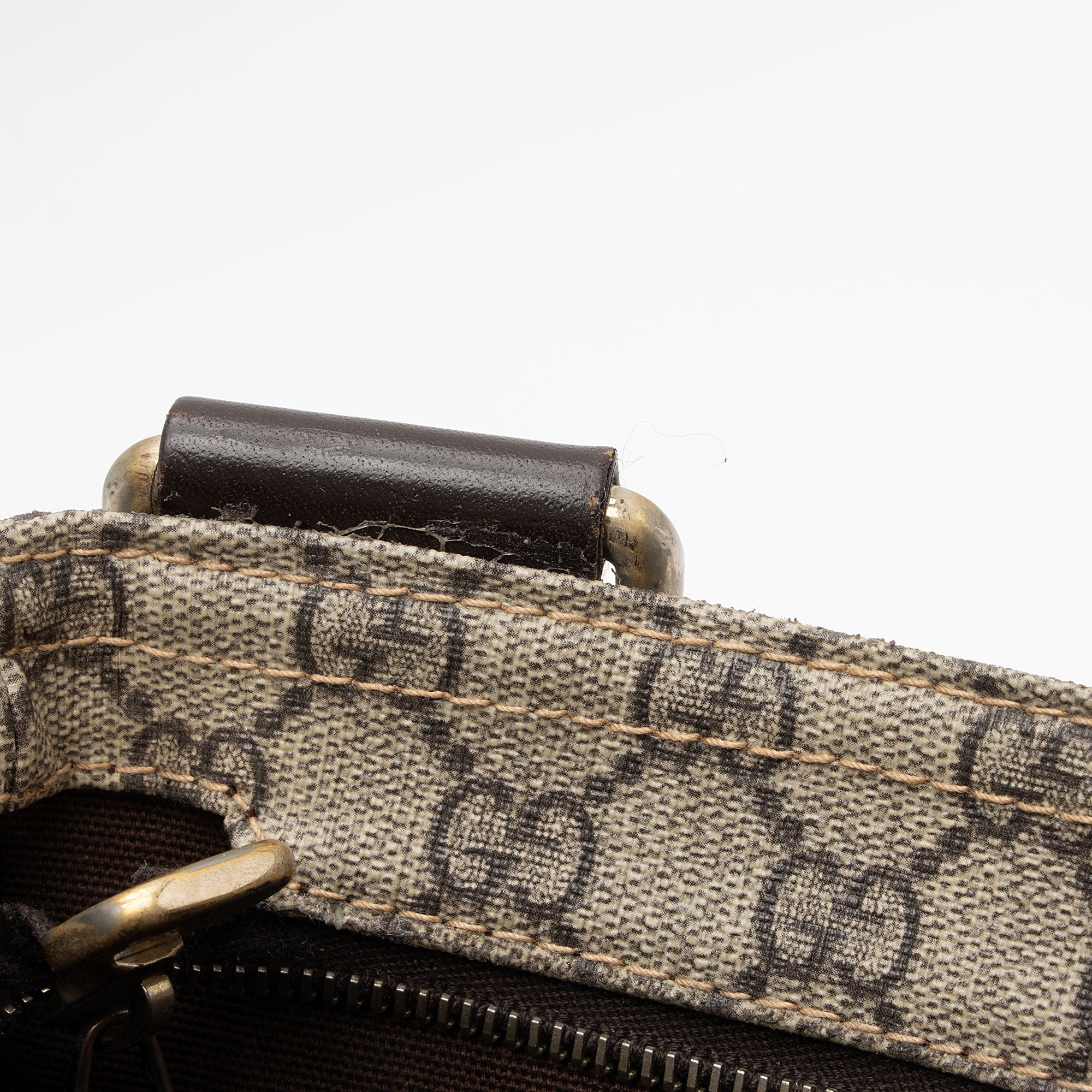 Gucci GG Supreme Classic Flat Medium Messenger (SHF-CUfNXw)