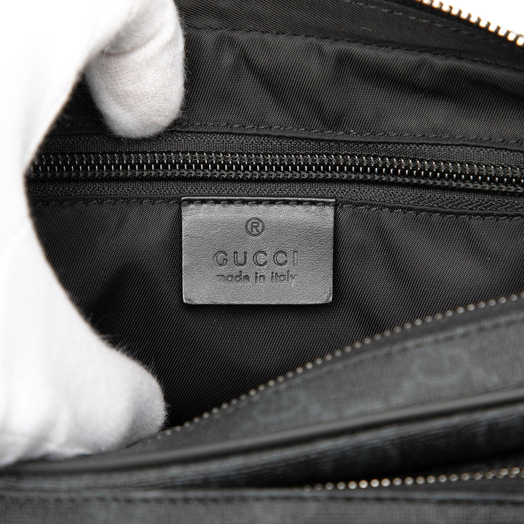 Gucci GG Supreme Clutch