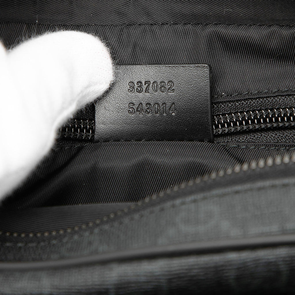 Gucci GG Supreme Clutch