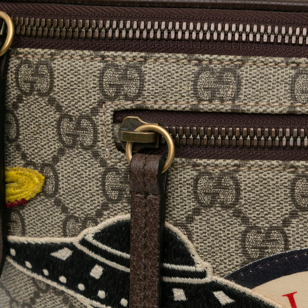 Gucci GG Supreme Courrier Belt Bag (SHG-pQzE2B)