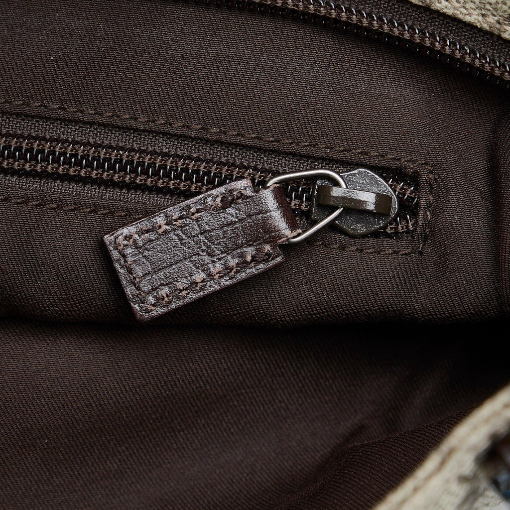 Gucci GG Supreme Crossbody Bag (SHG-VM8RkV)