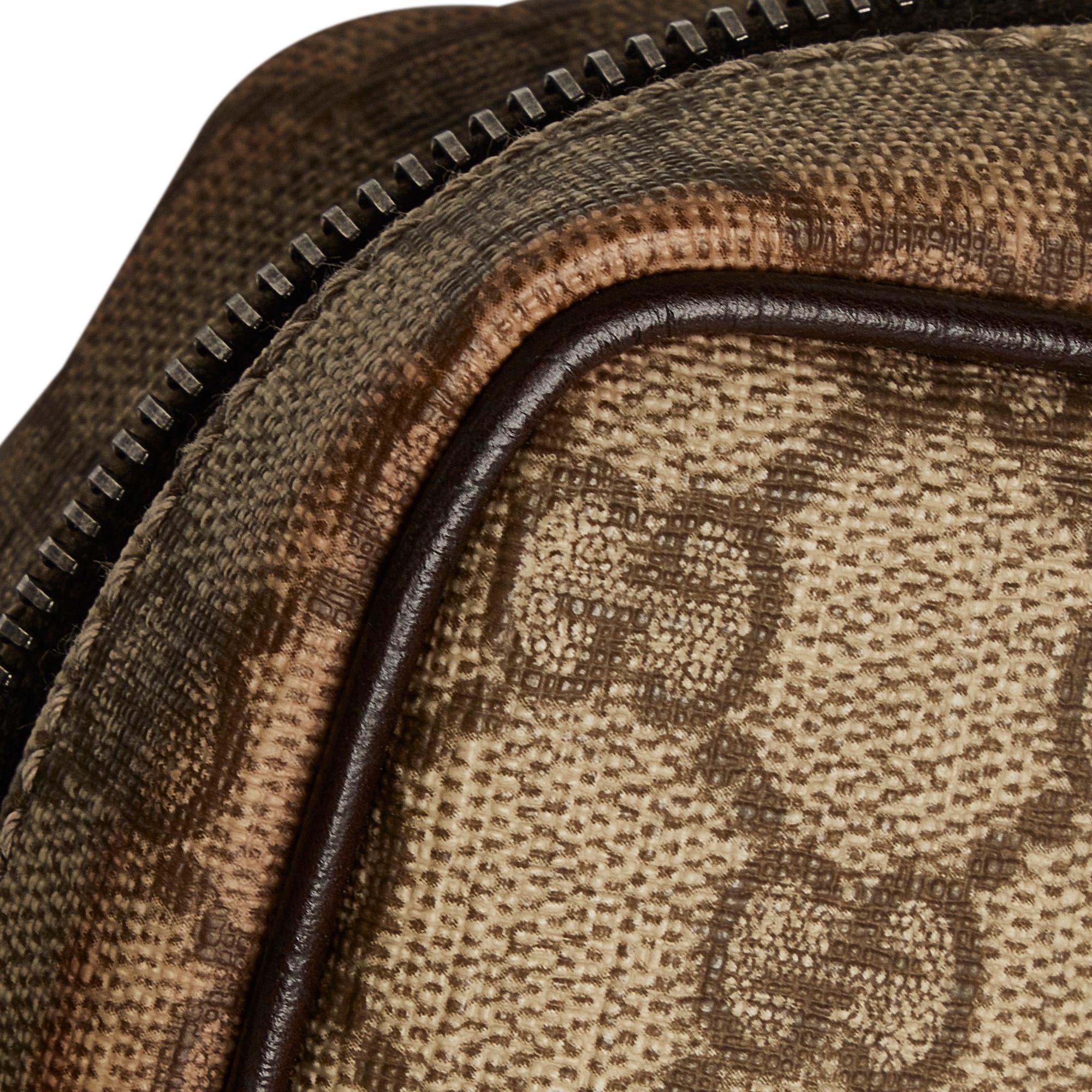 Gucci GG Supreme Crossbody Bag (SHG-lvoFNv)