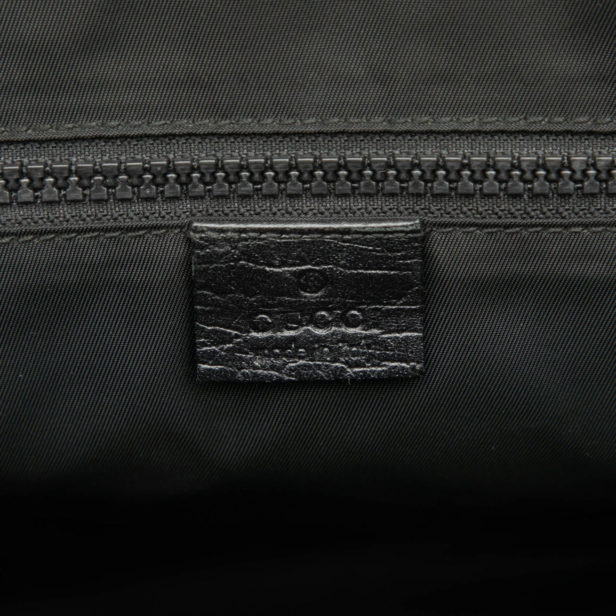 Gucci GG Supreme Flap Messenger Bag