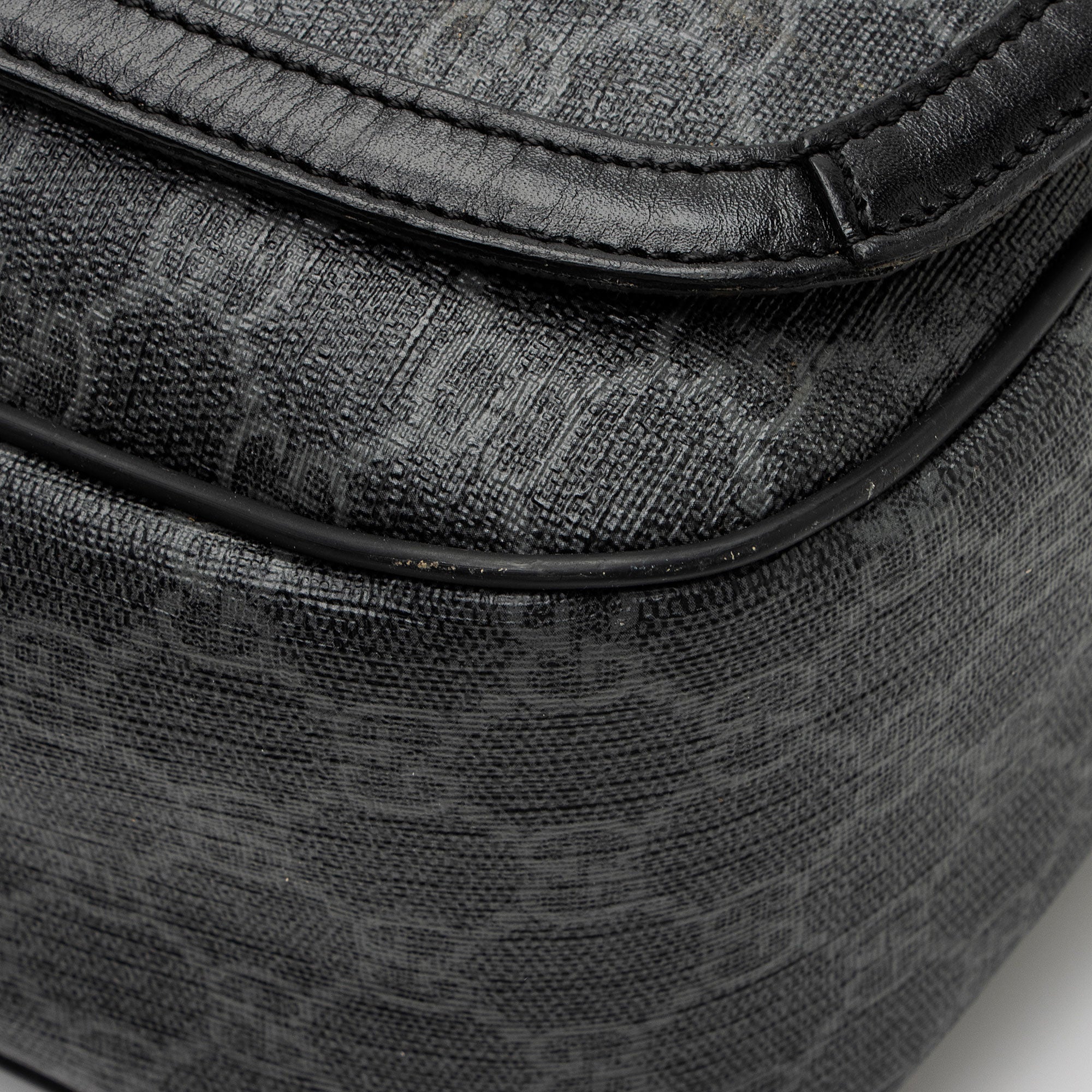 Gucci GG Supreme Large Flap Messenger