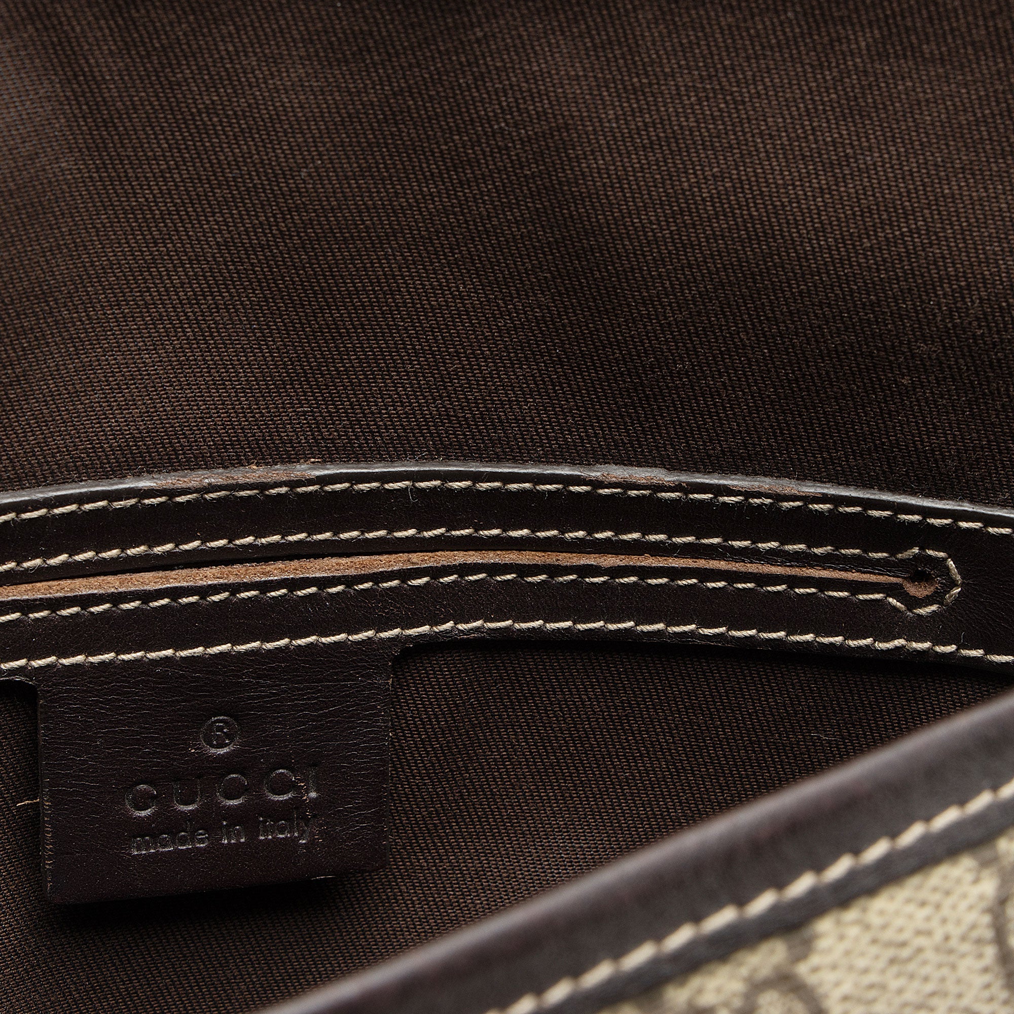 Gucci GG Supreme Flap Small Messenger