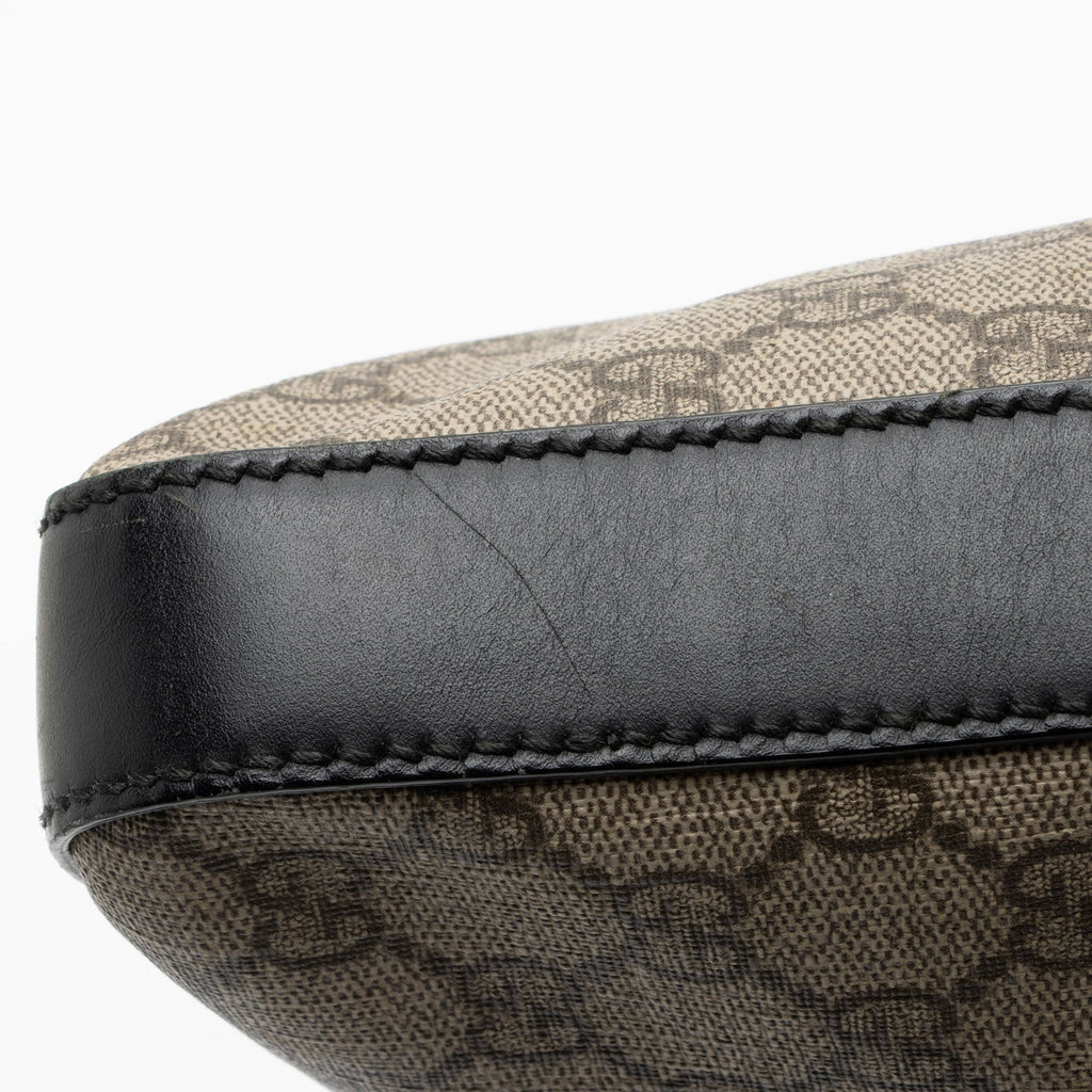 Gucci GG Supreme Flat Front Zip Messenger (SHF-7C0ZEs)