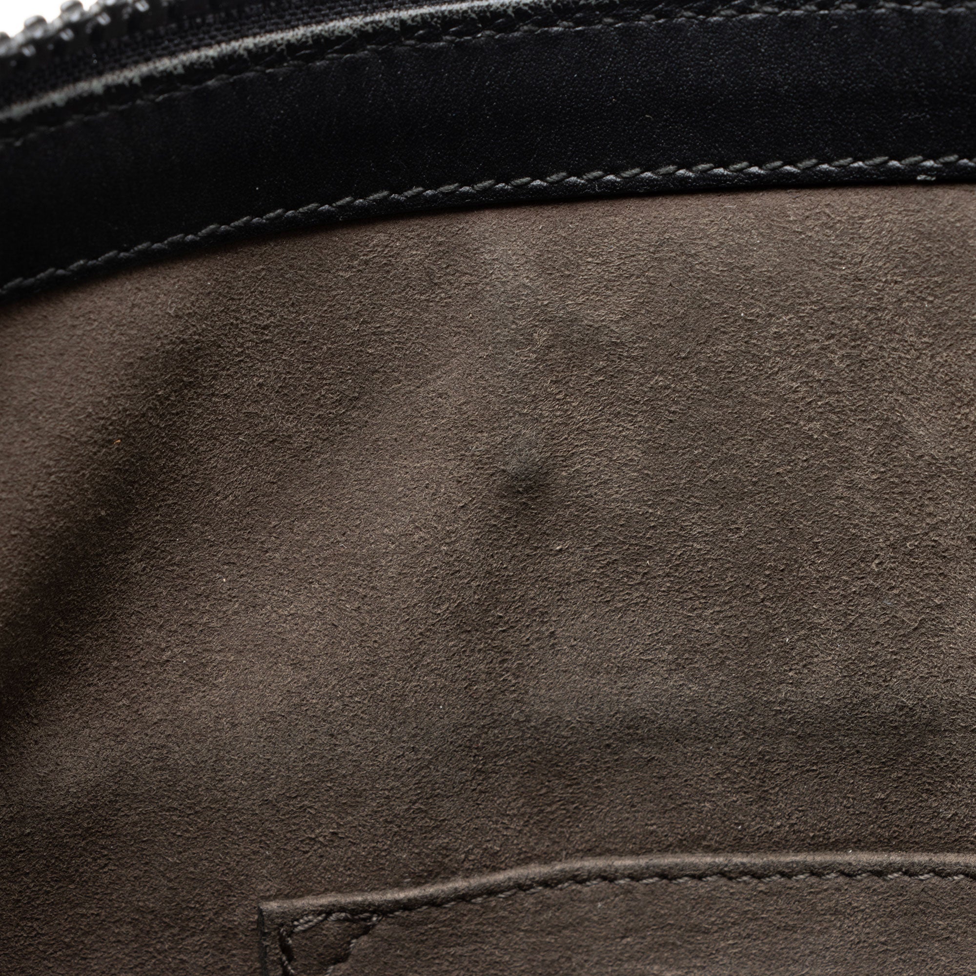 Gucci GG Supreme Flat Front Zip Messenger (SHF-7C0ZEs)