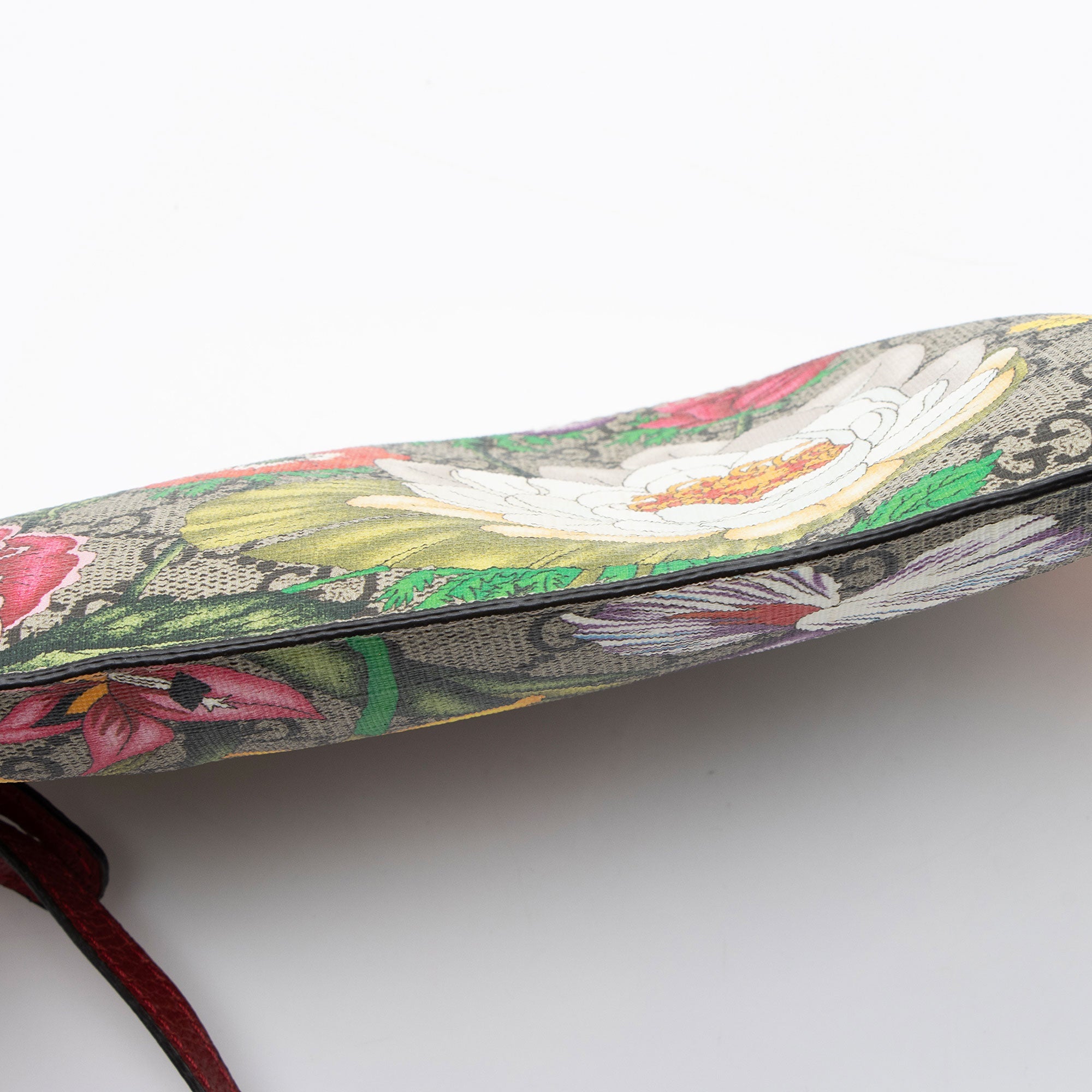 Gucci GG Supreme Flora Pochette (SHF-OlwxYM)