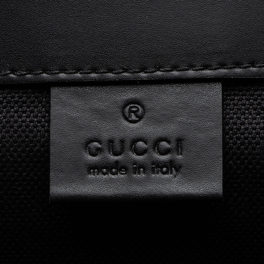Gucci GG Supreme Medium Flap Backpack (SHF-FgH5FO)