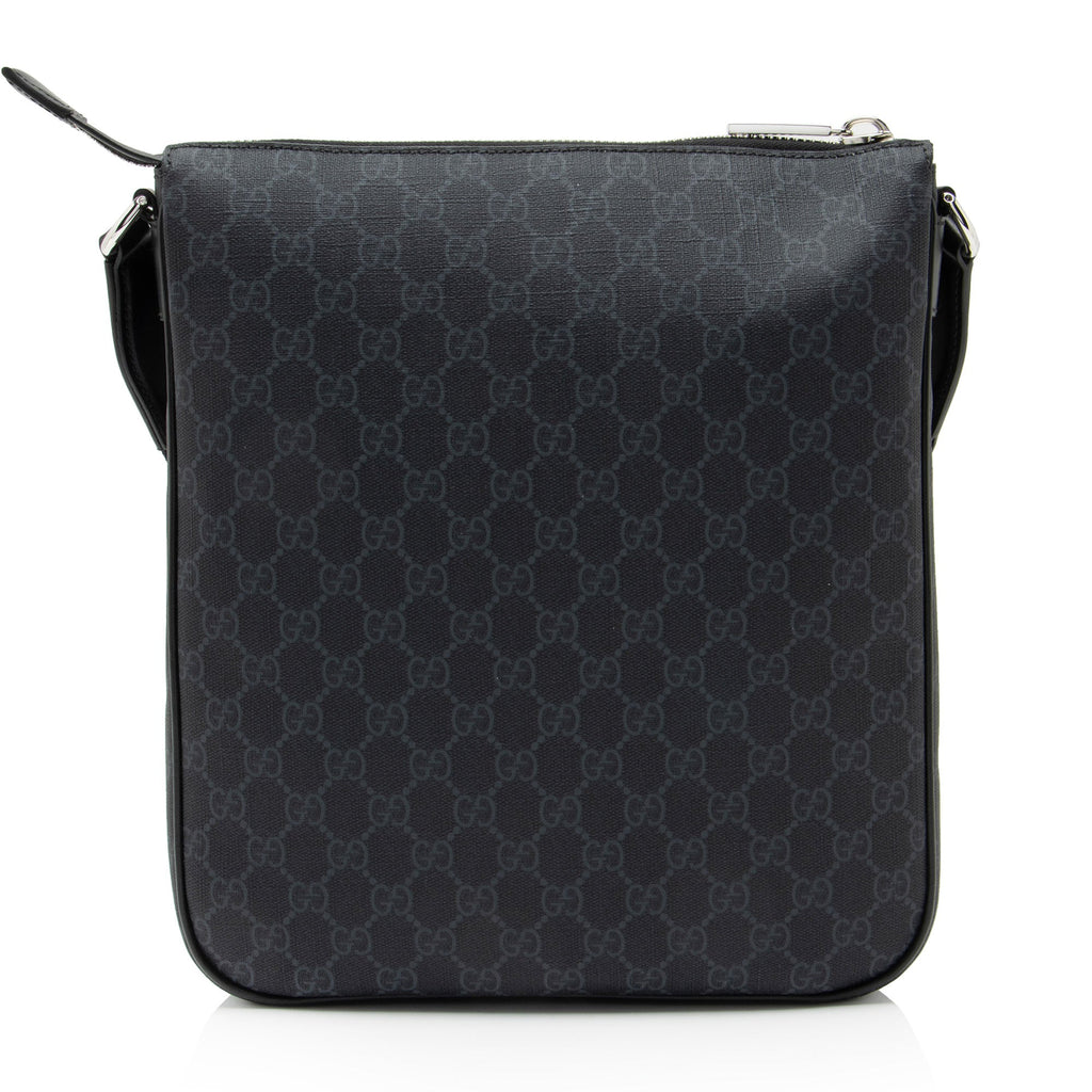 Gucci GG Supreme Flat Medium Messenger