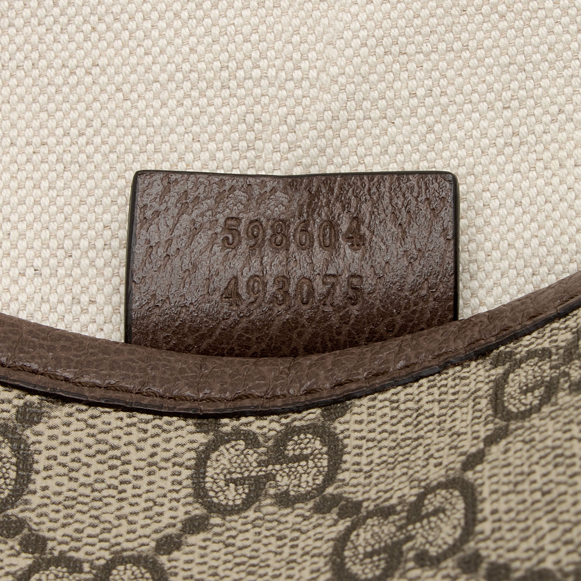 Gucci GG Supreme Neo Vintage Medium Messenger Bag (SHF-6GM9Gn)