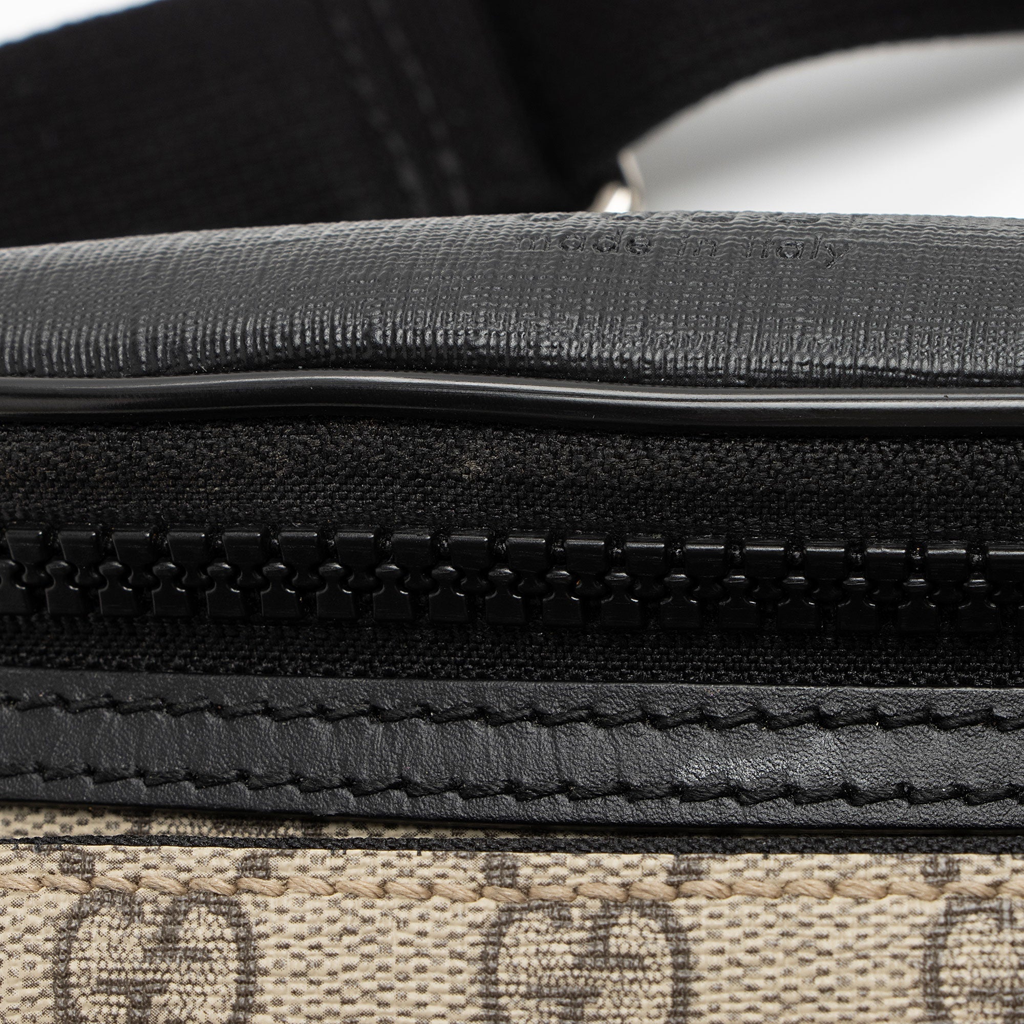 Gucci GG Supreme Belt Bag (SHF-nmMh6p)