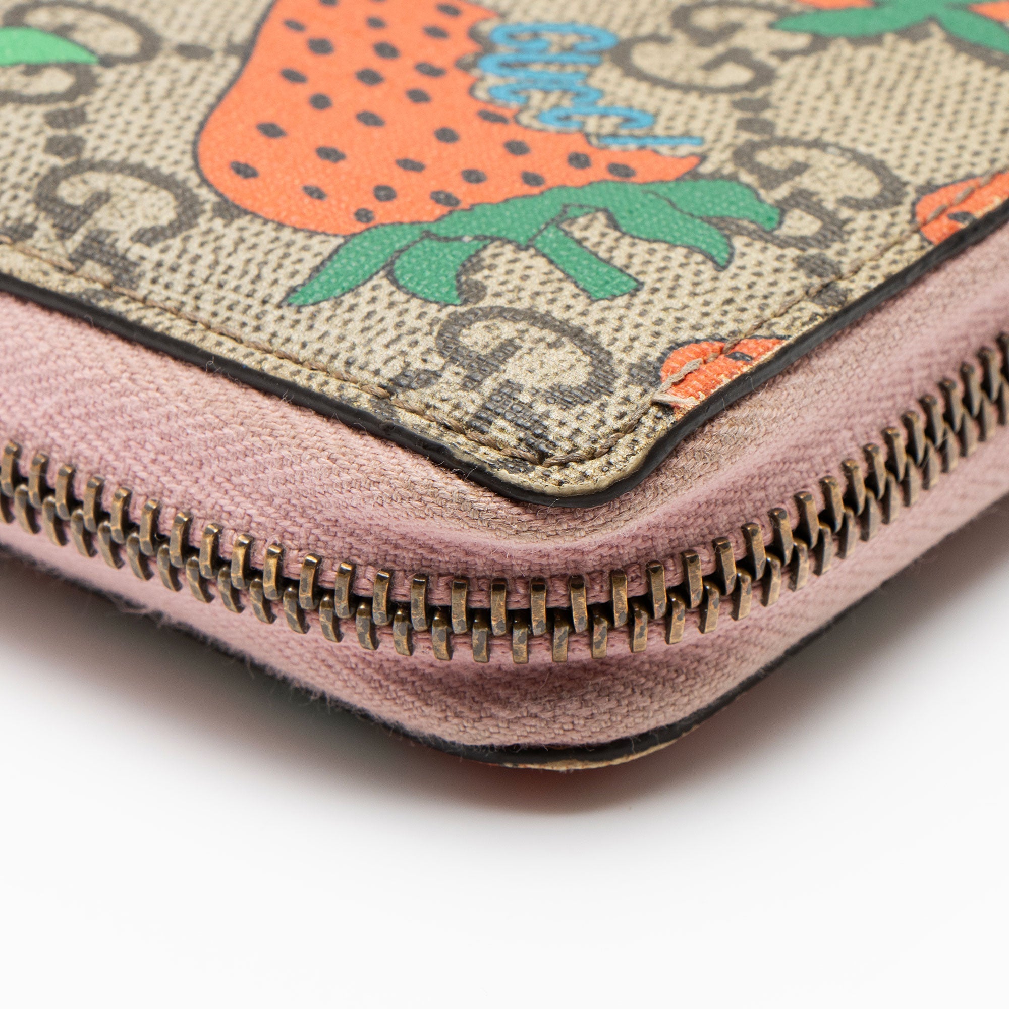 Gucci GG Supreme Strawberry Zip Around Wallet