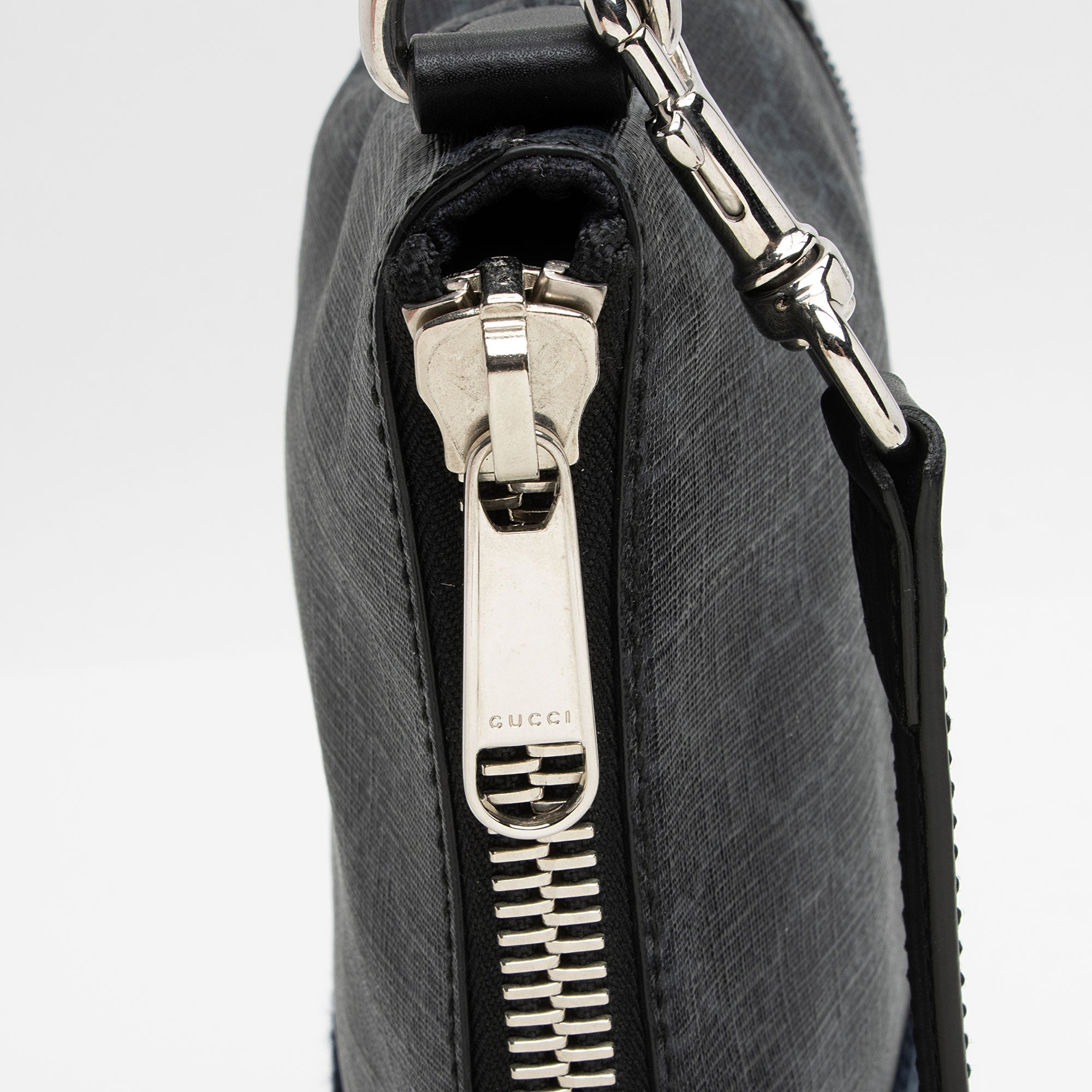 Gucci GG Supreme Web Flat Square Messenger