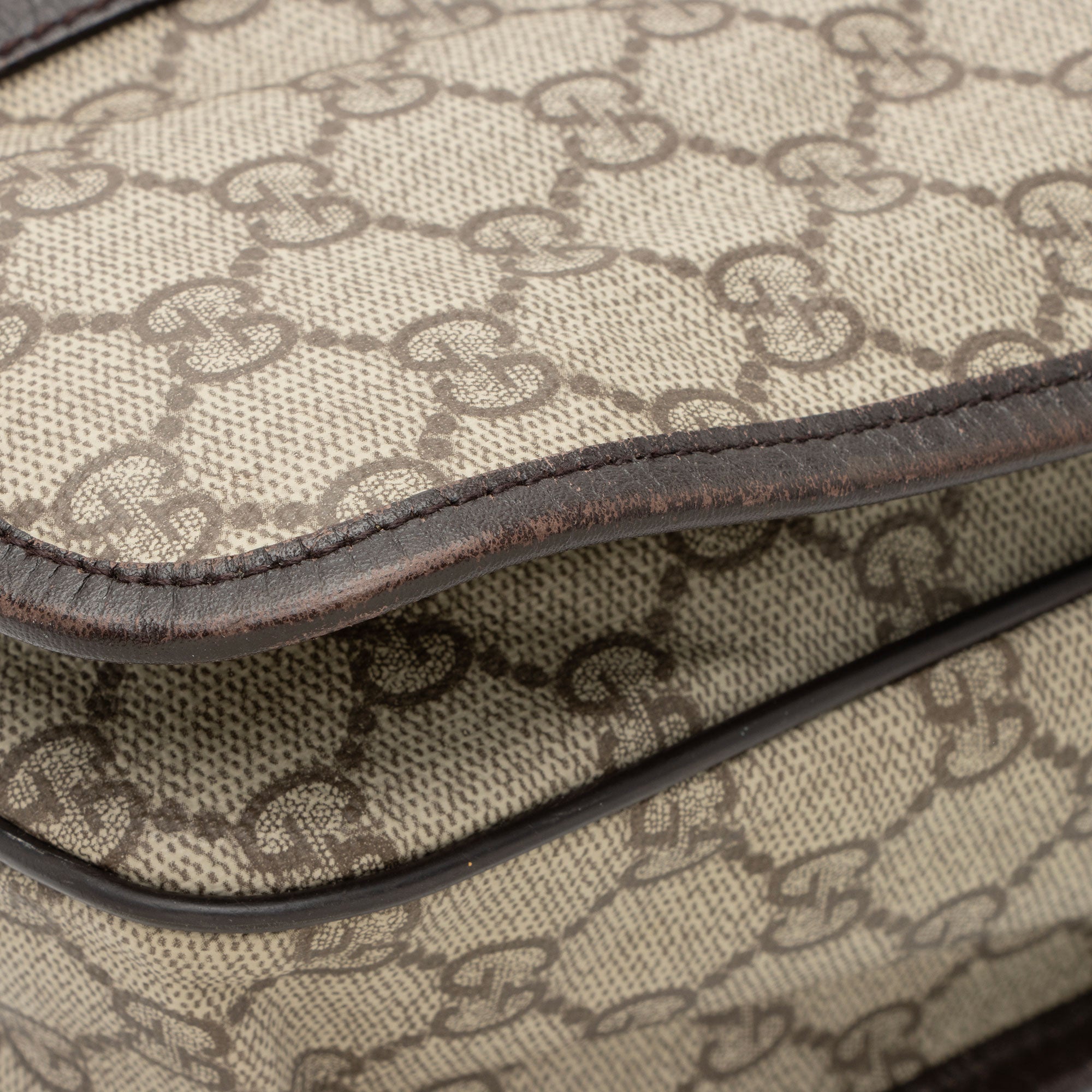 Gucci GG Supreme Web Medium Flap Messenger