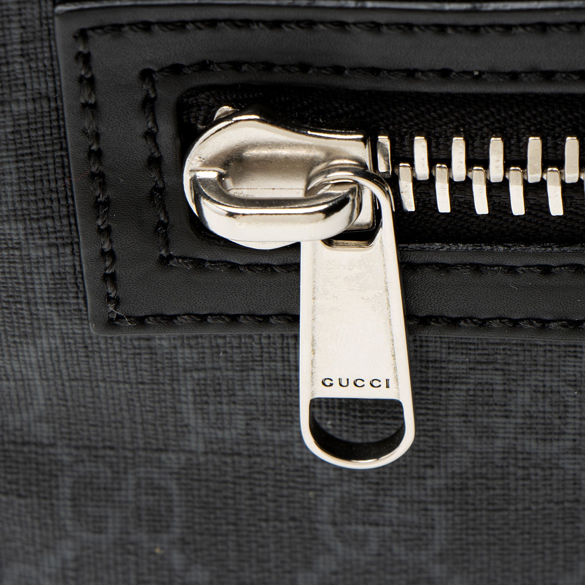 Gucci GG Supreme Web Zip Belt Bag