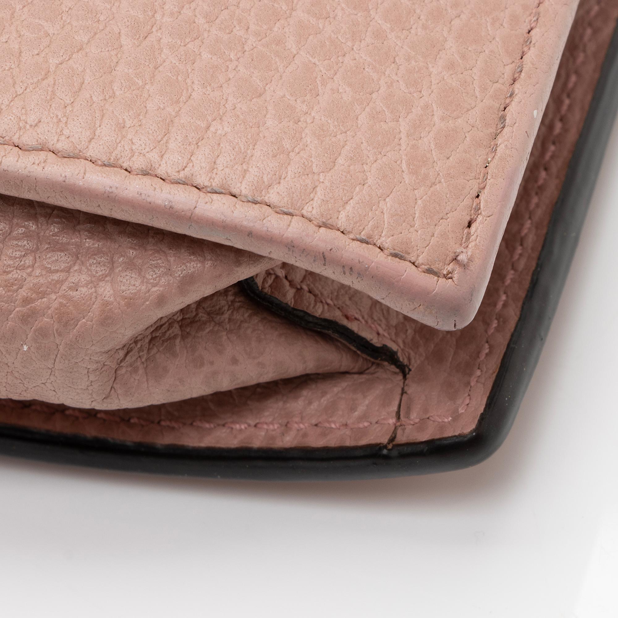 Gucci Grained Calfskin Interlocking G Chain Wallet (SHF-wuQC6s)