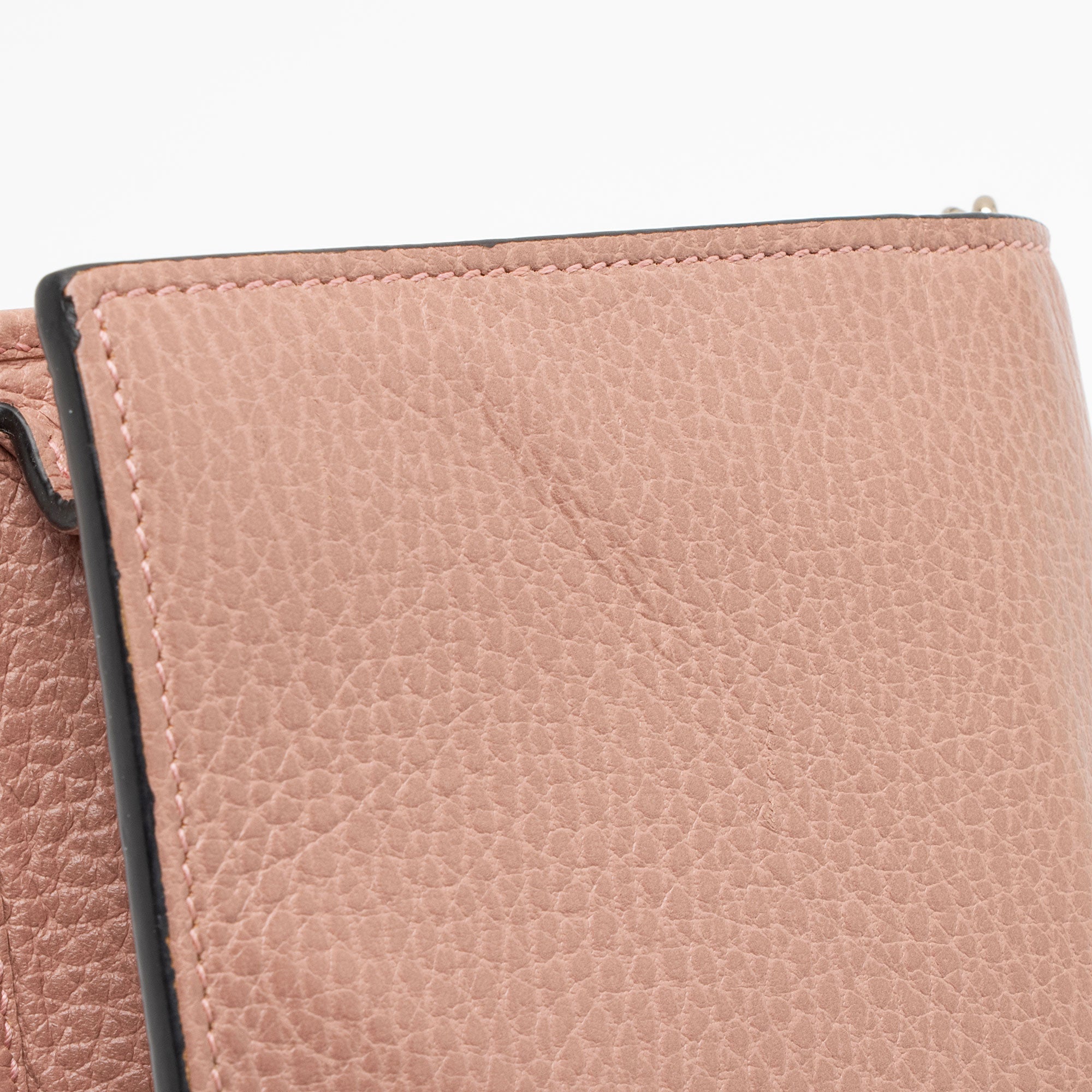 Gucci Leather Interlocking G Chain Wallet (SHF-ynDxvx)