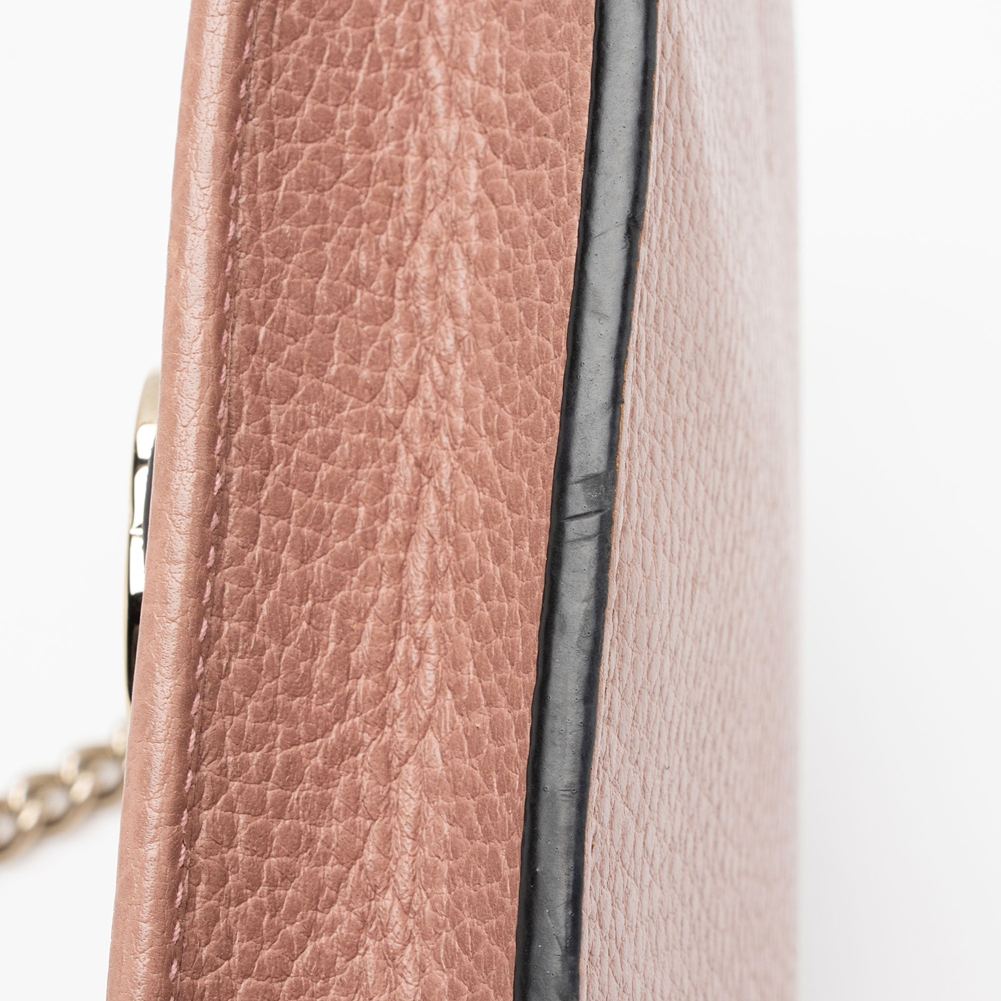 Gucci Leather Interlocking G Chain Wallet (SHF-ynDxvx)