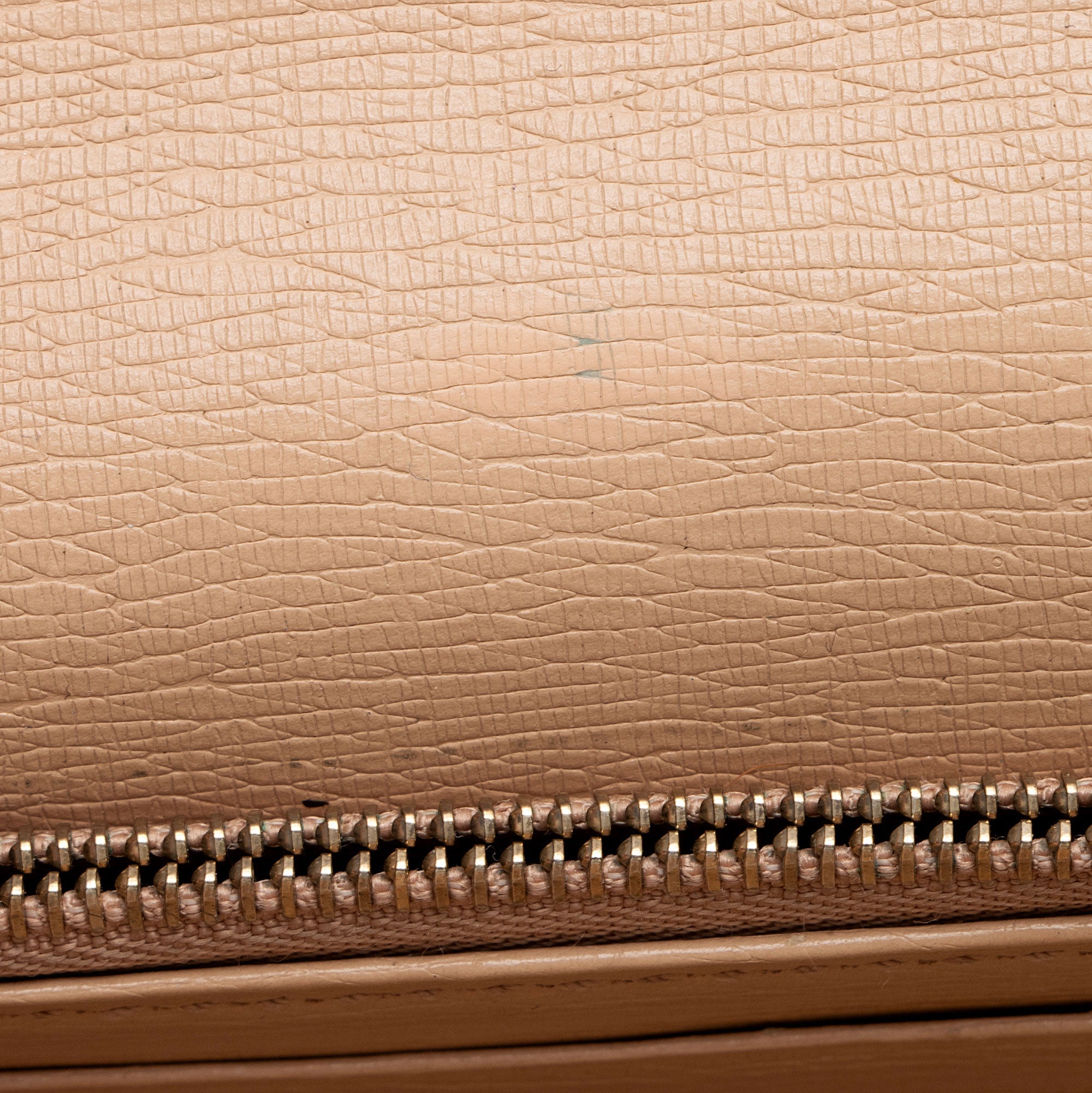 Gucci Grained Calfskin Interlocking G Chain Wallet