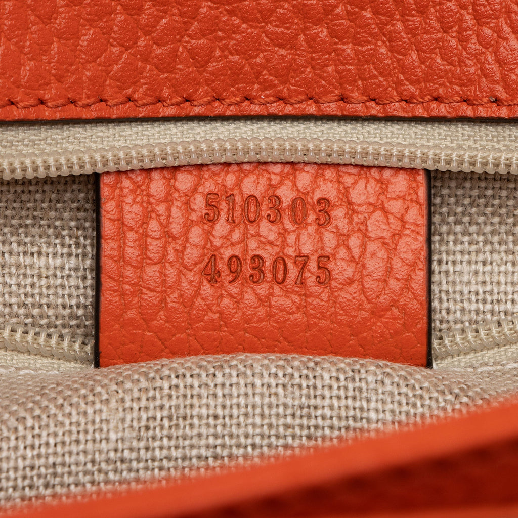 Gucci Leather Interlocking G Medium Shoulder Bag (SHF-CvvGnm)