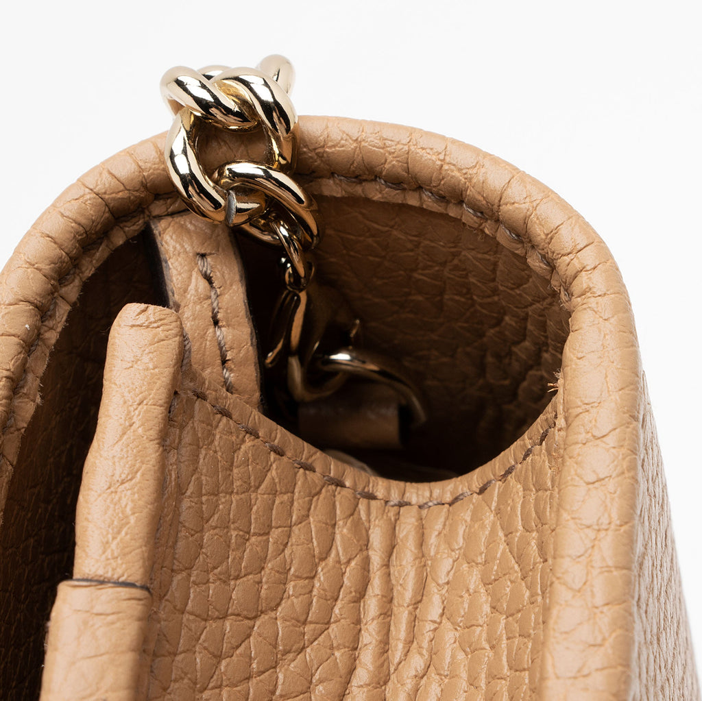 Gucci Grained Leather Soho Wallet on Chain (SHF-ipdVXC)