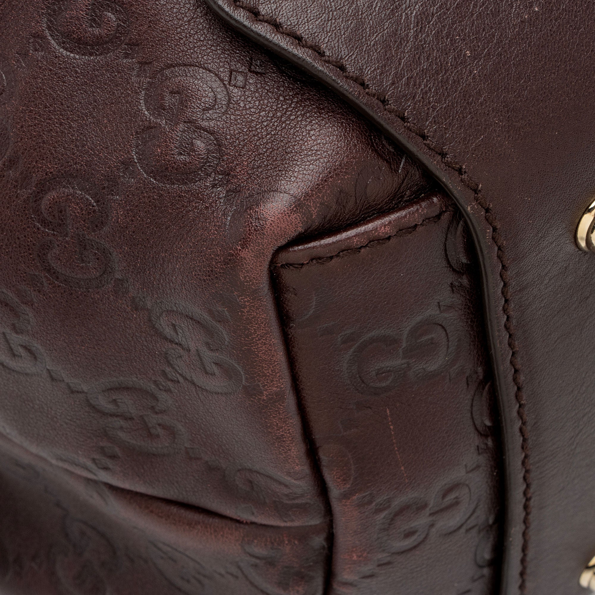 Gucci Guccissima Leather Pelham Medium Shoulder Bag (SHF-nM9nOS)