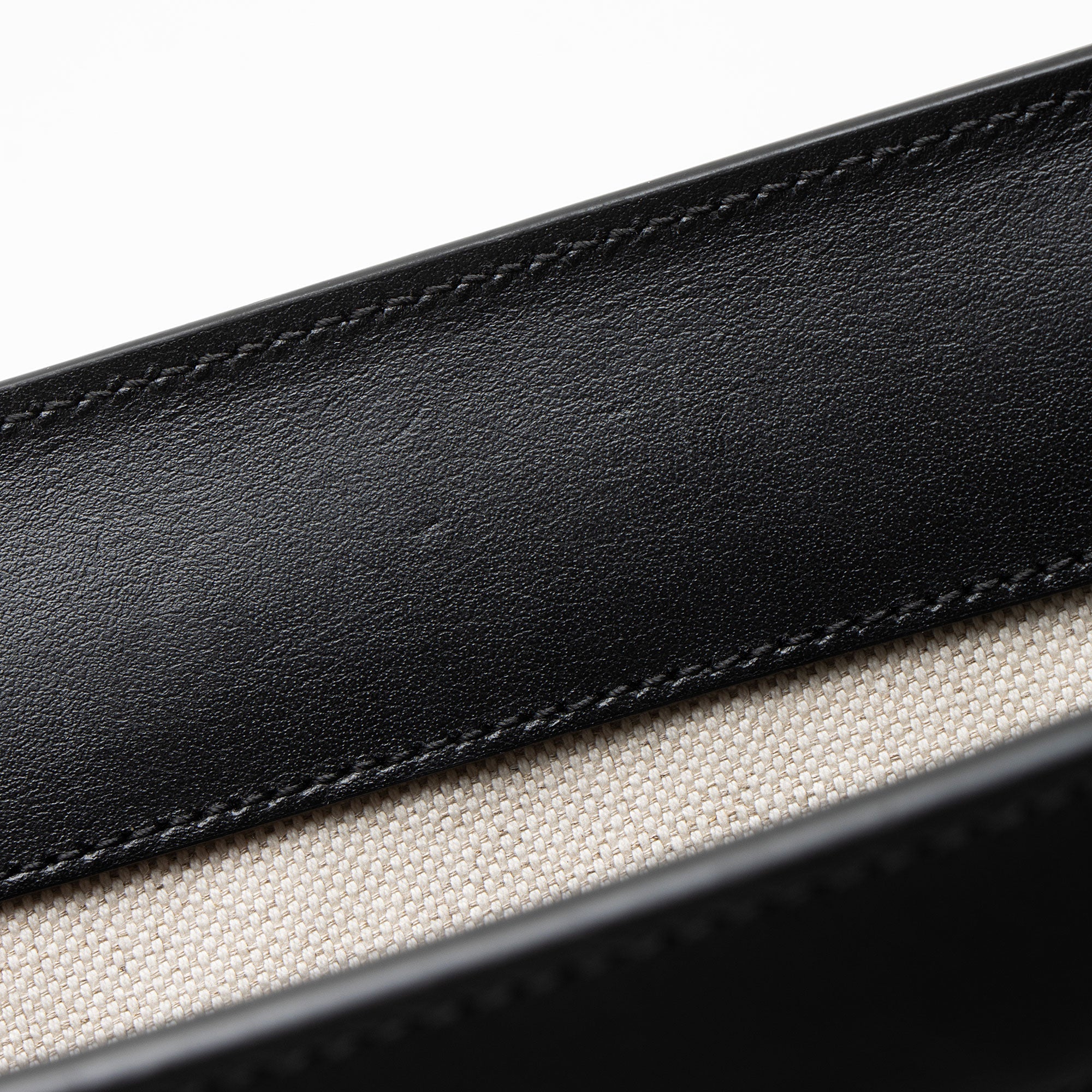 Gucci Jumbo GG Matelasse Leather Slim Crossbody
