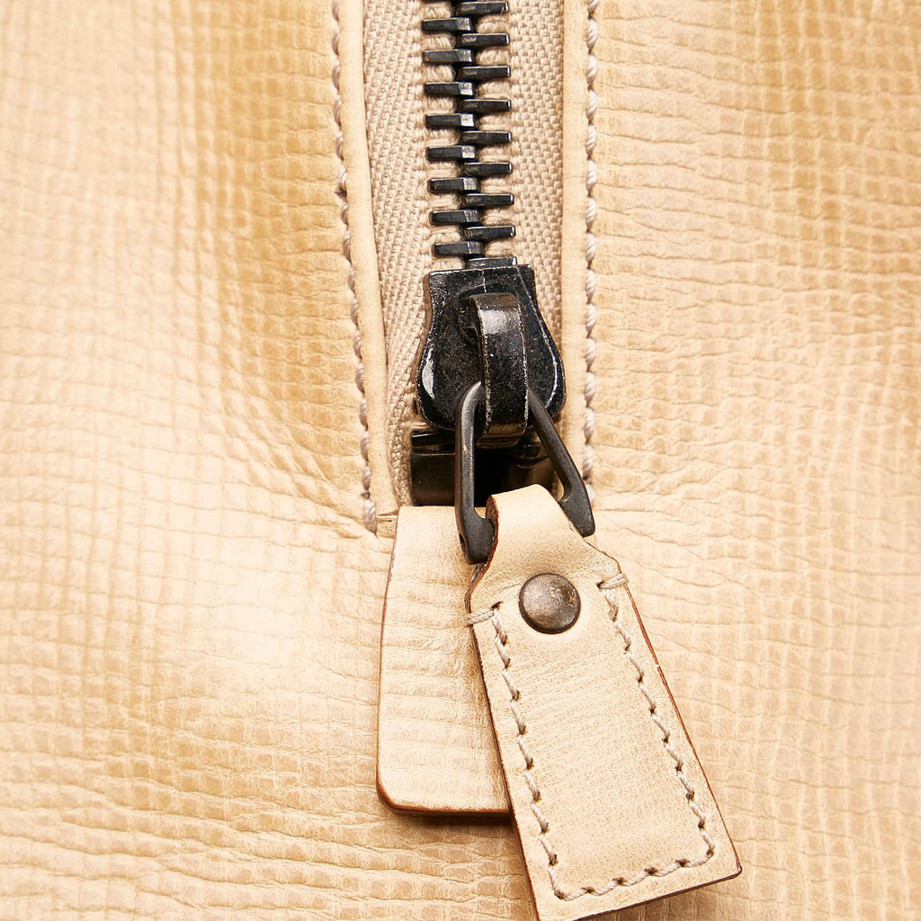 Gucci Leather Handbag (SHG-30424)
