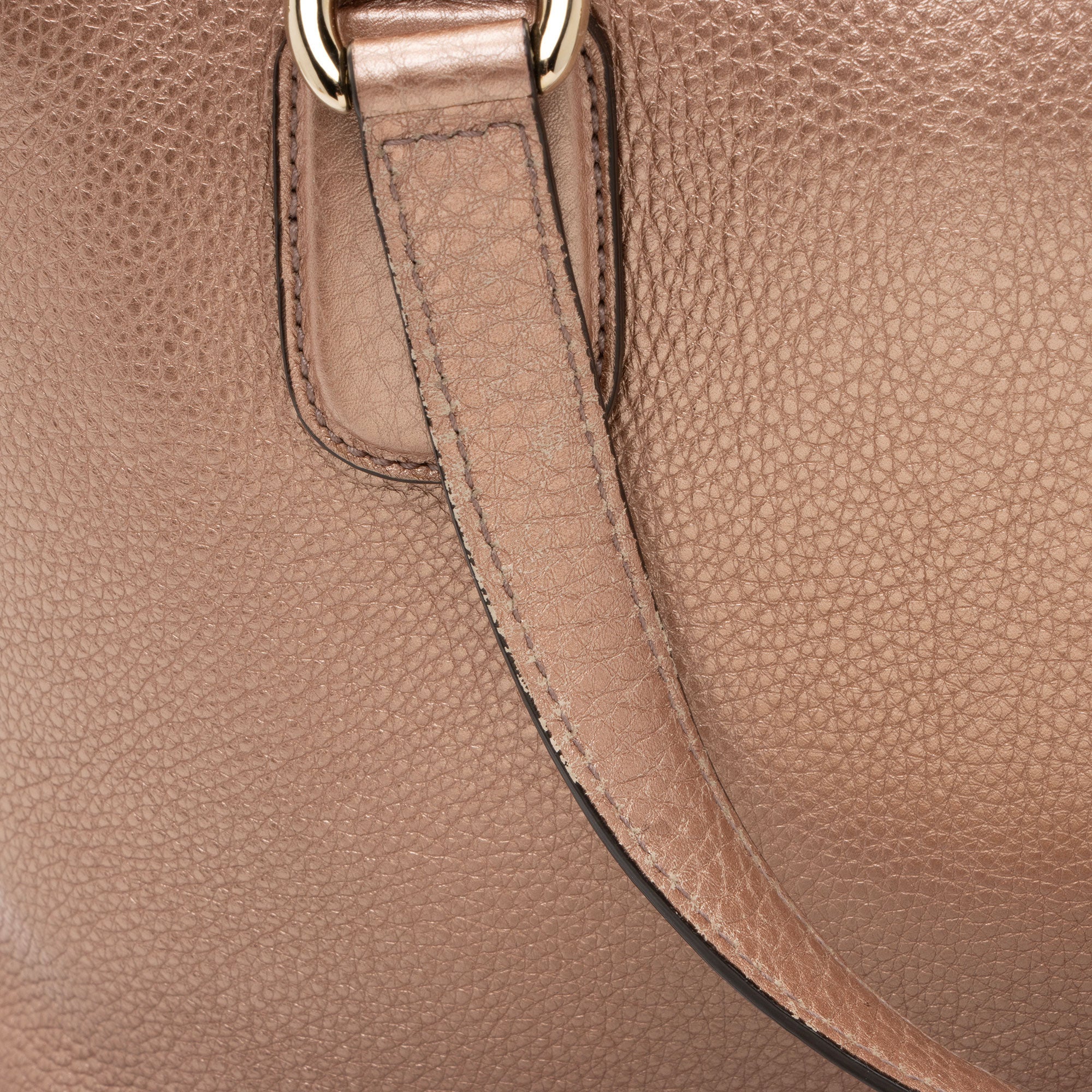 Gucci Metallic Leather Soho Top Handle (SHF-Uec4UG)