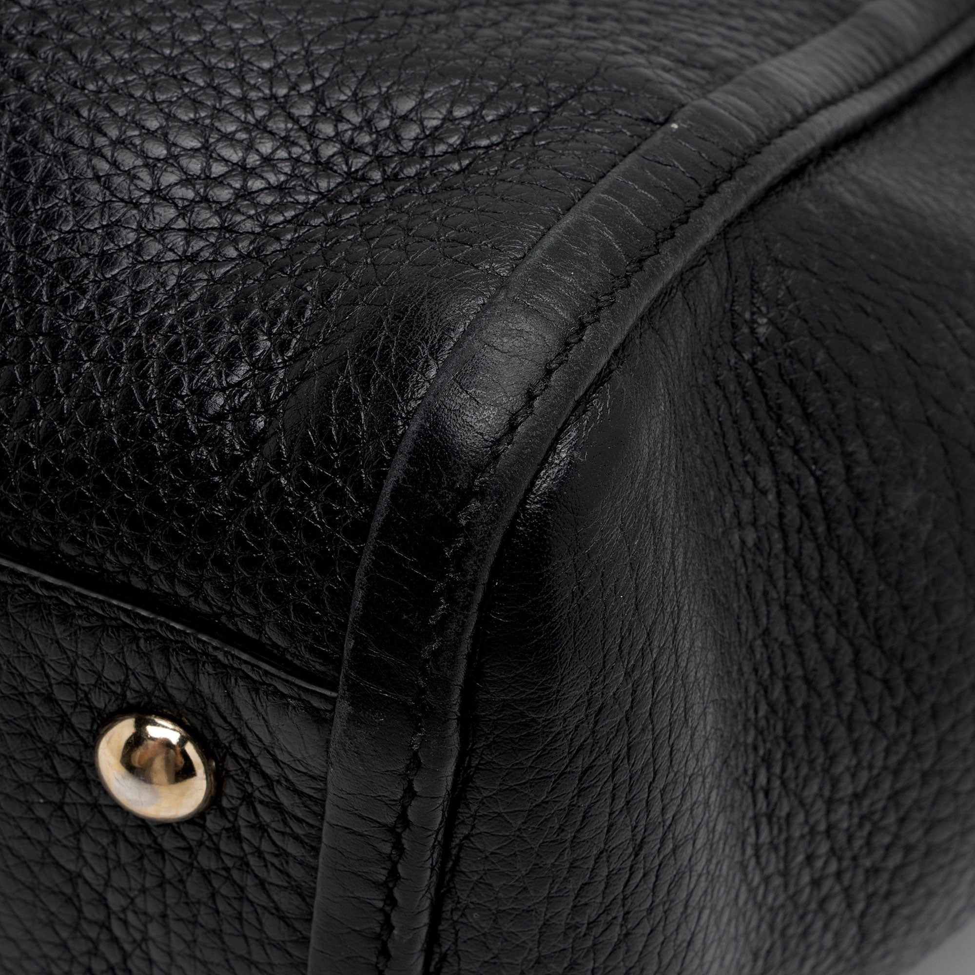 Gucci Leather Soho Top Handle (SHF-LCyvXT)